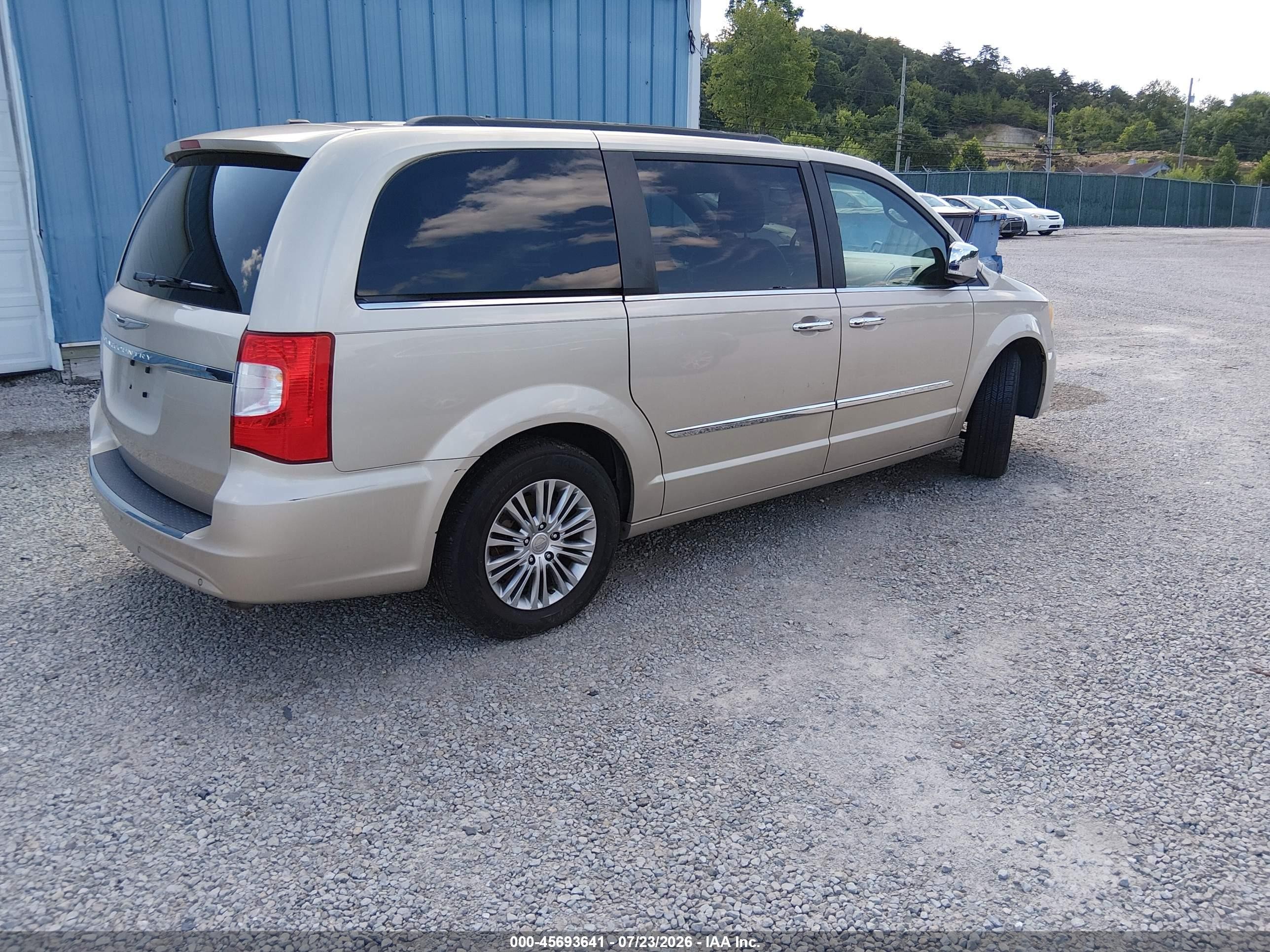 2013 Chrysler Town & Country Touring-l Золотой vin: 2C4RC1CG3DR571832