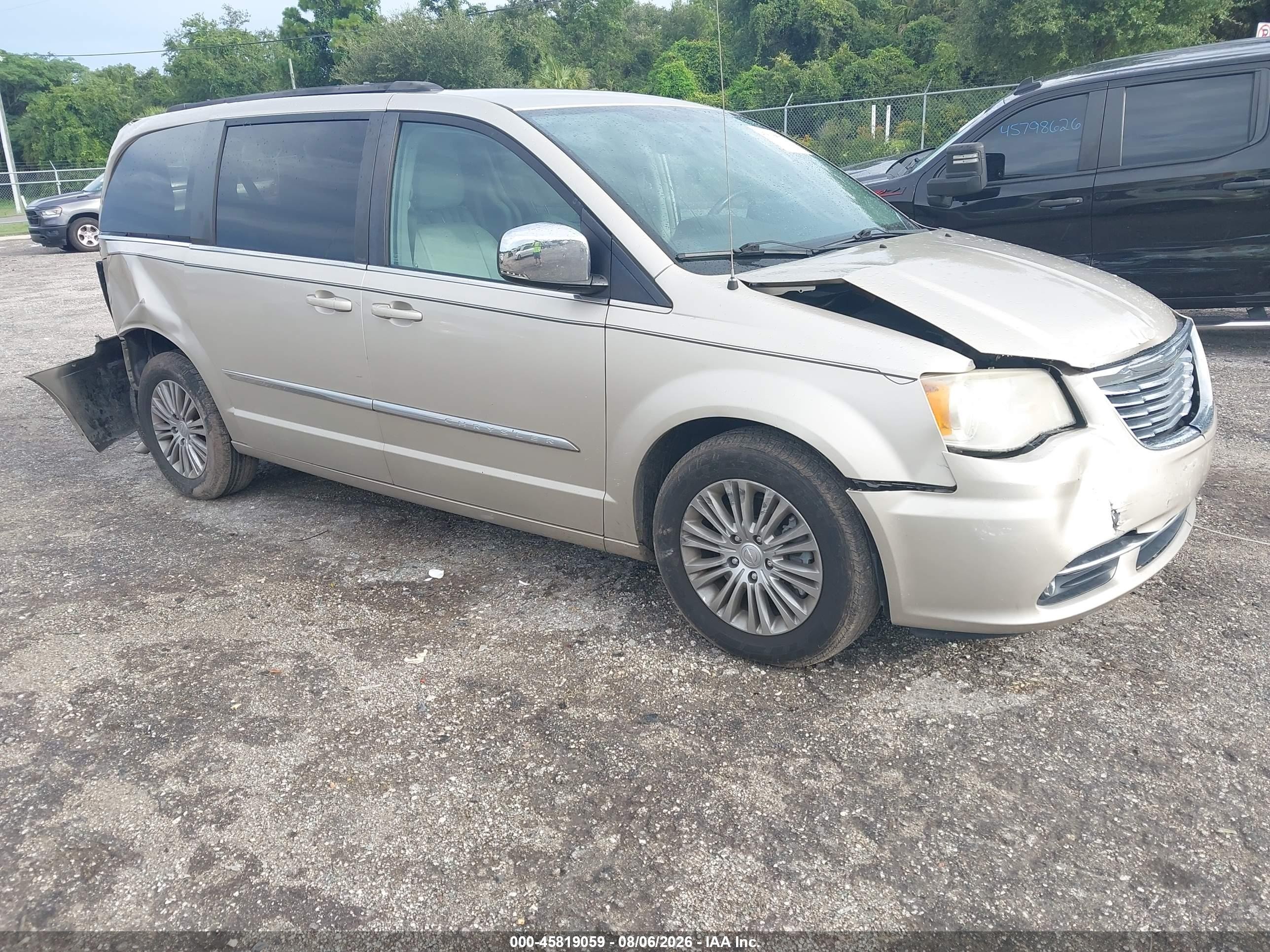 2013 Chrysler Town & Country Touring-l Gold vin: 2C4RC1CG3DR651714