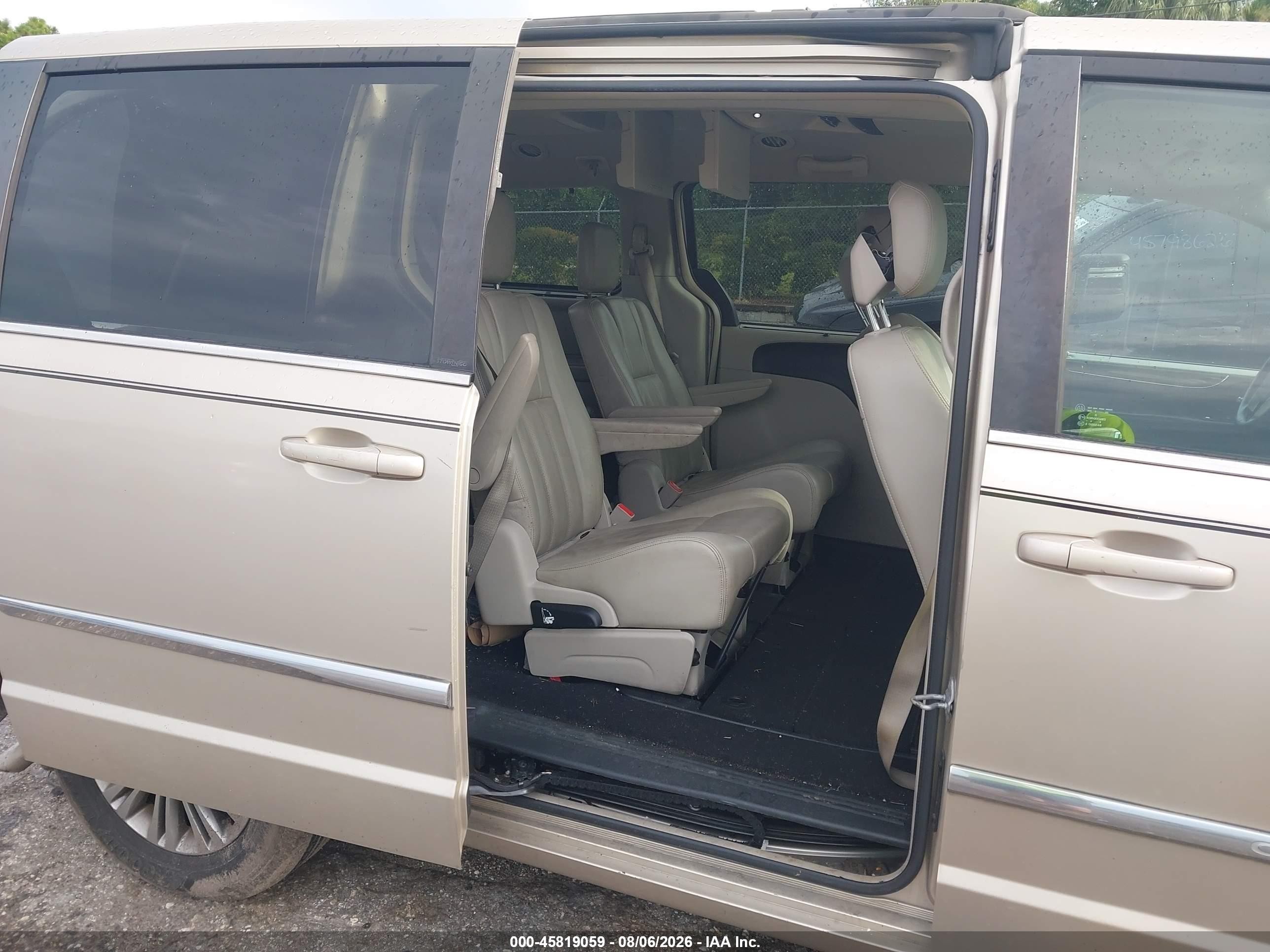 2013 Chrysler Town & Country Touring-l Gold vin: 2C4RC1CG3DR651714