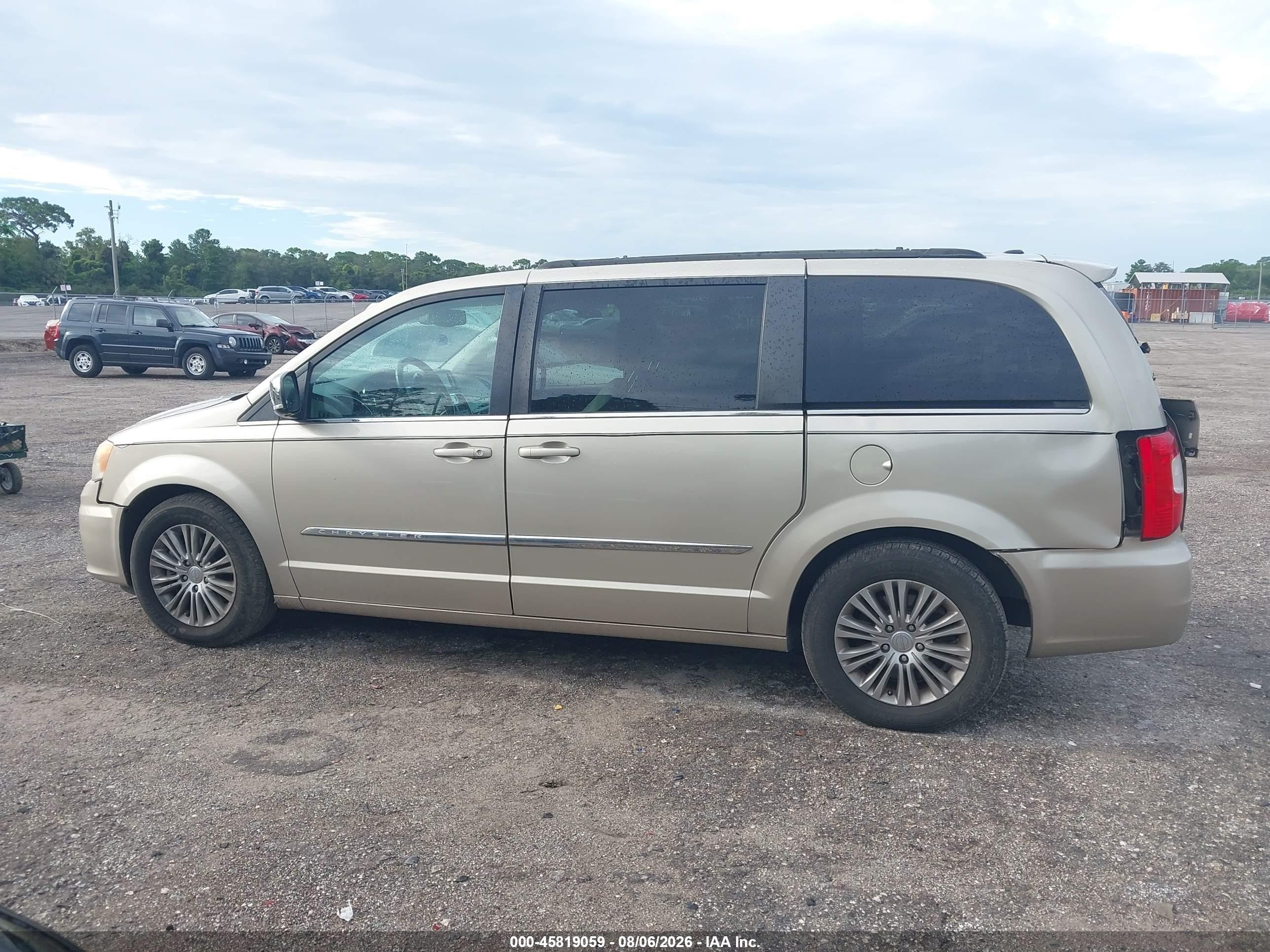 2013 Chrysler Town & Country Touring-l Gold vin: 2C4RC1CG3DR651714