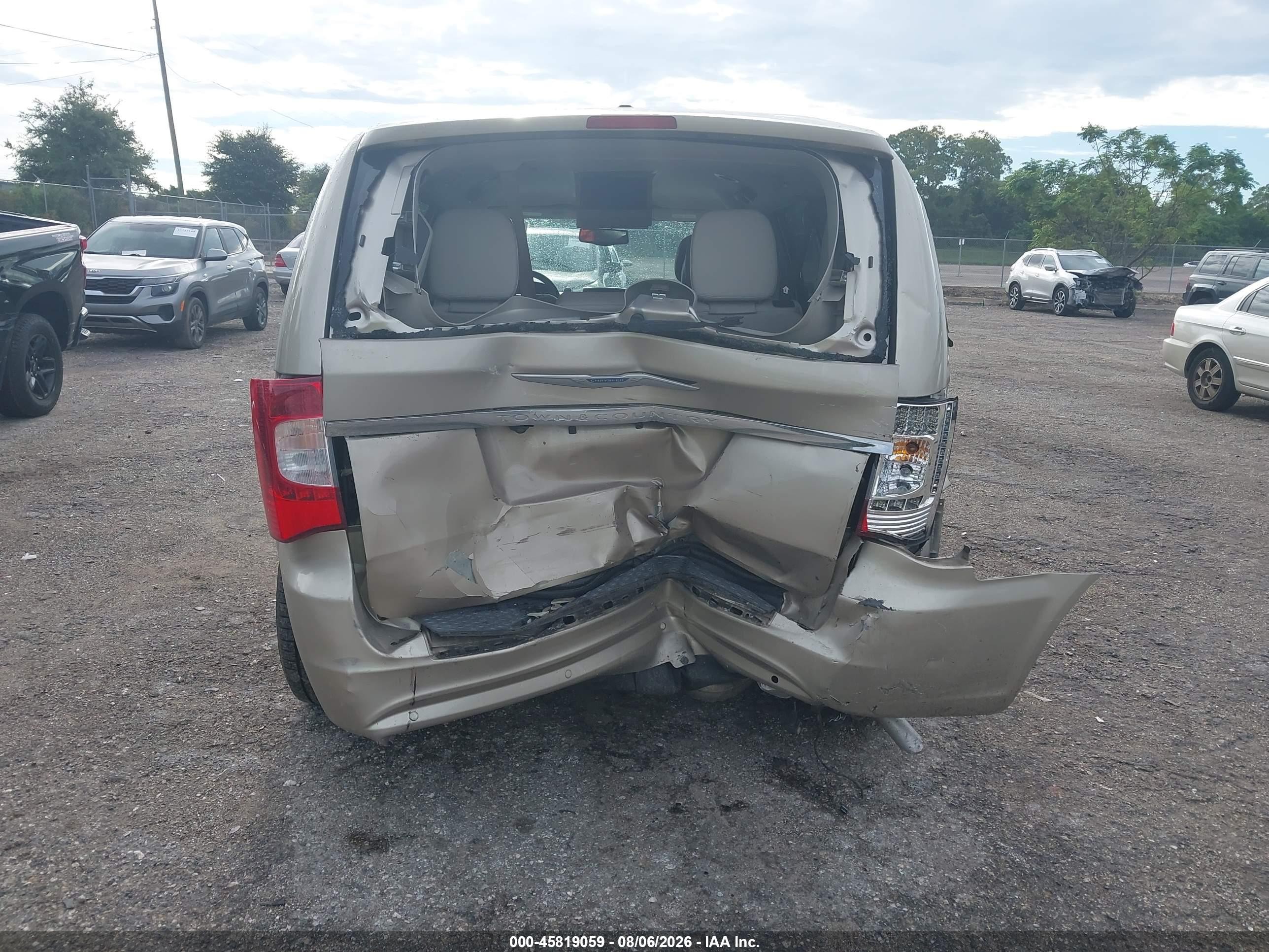 2013 Chrysler Town & Country Touring-l Gold vin: 2C4RC1CG3DR651714