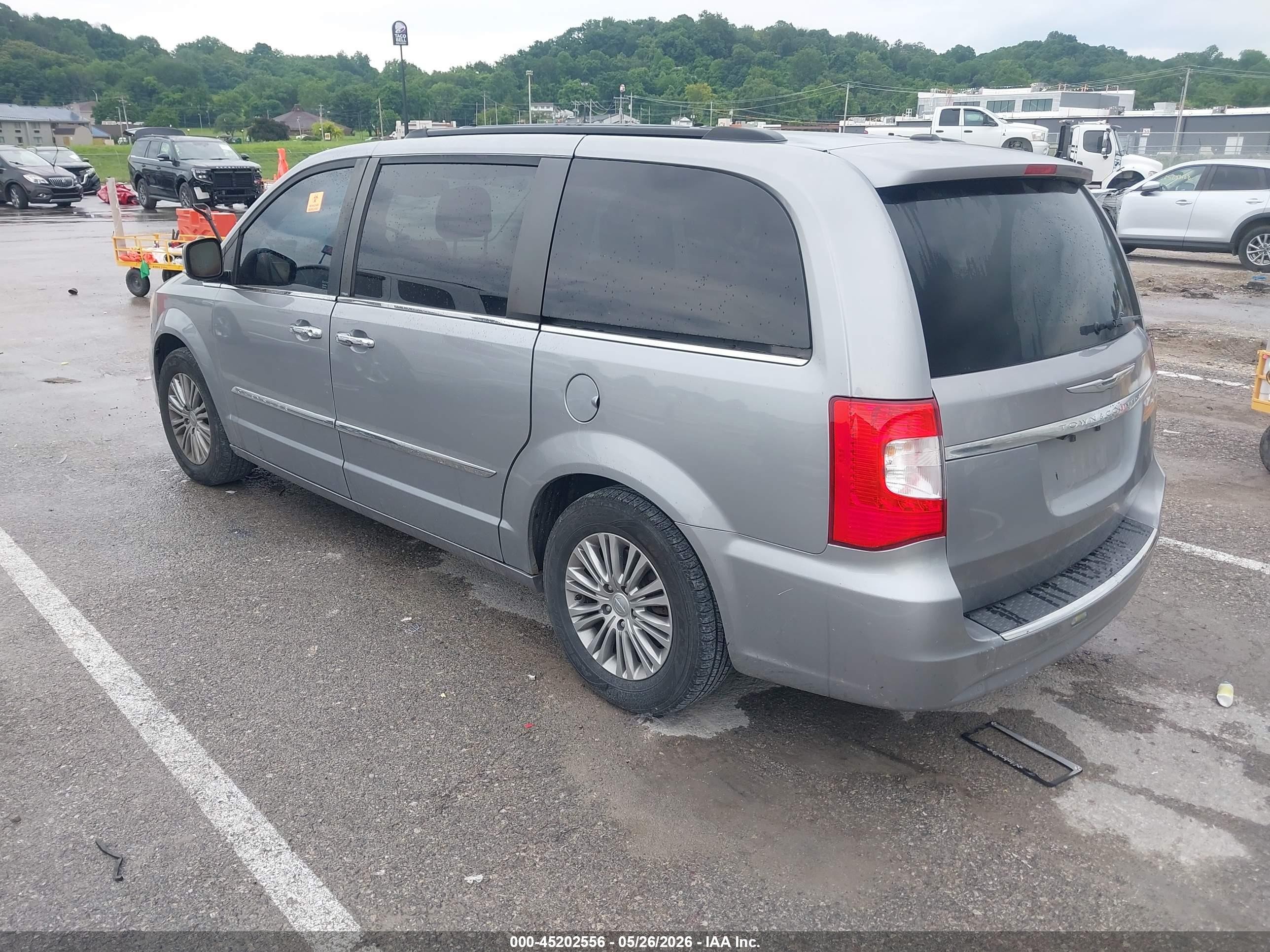 2013 Chrysler Town & Country Touring-l Silver vin: 2C4RC1CG3DR810313
