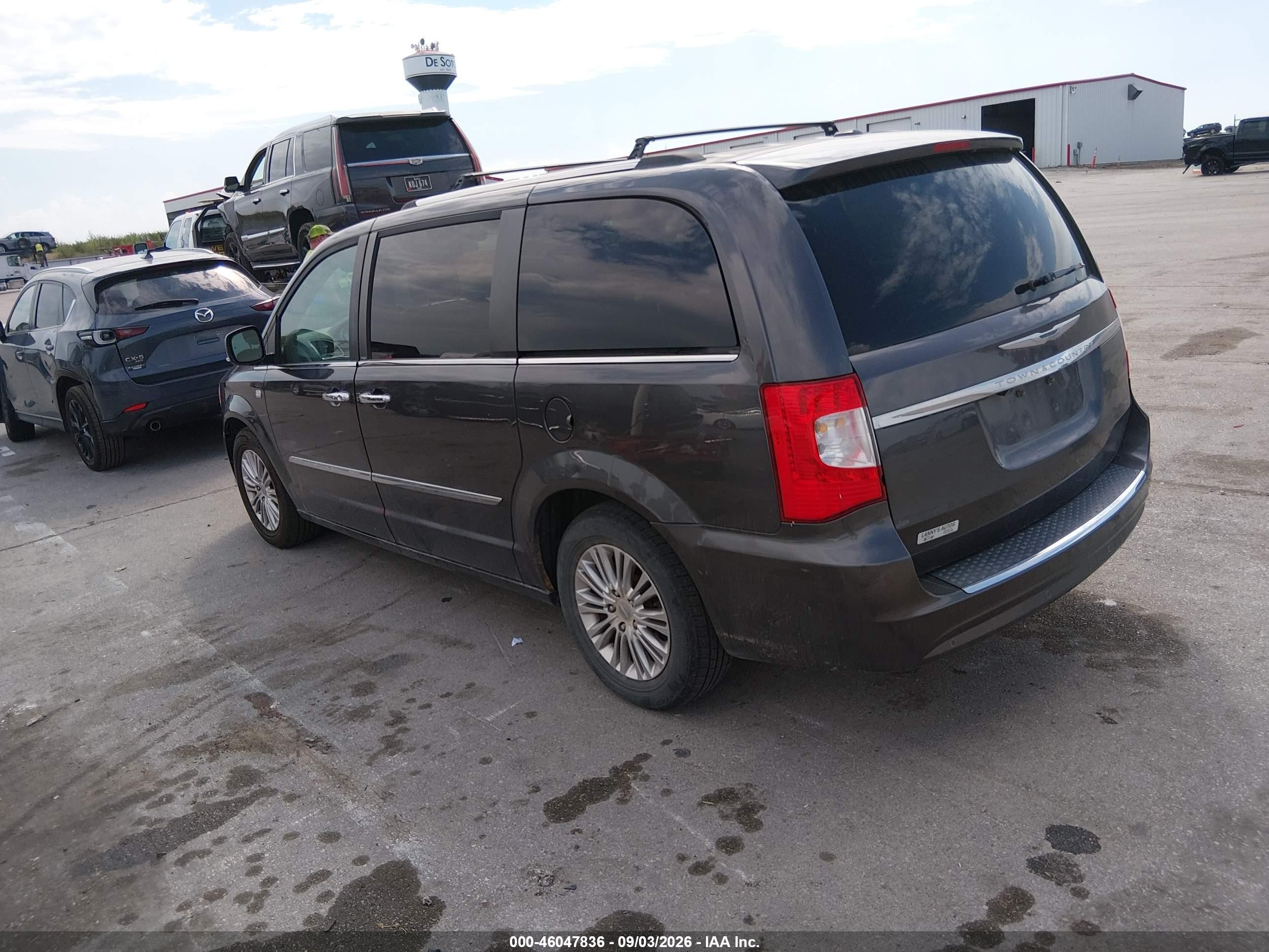 2014 Chrysler Town & Country Touring-l 30th Anniversary Beige vin: 2C4RC1CG3ER224695