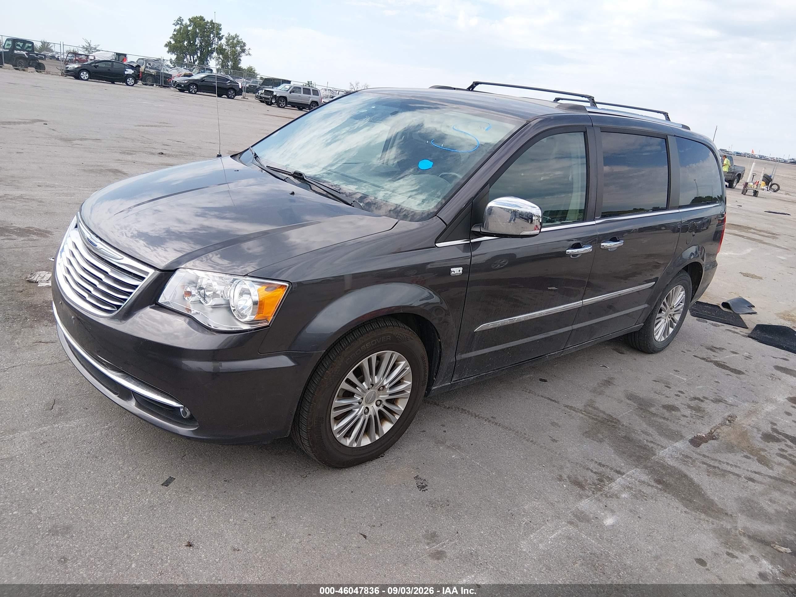 2014 Chrysler Town & Country Touring-l 30th Anniversary Beige vin: 2C4RC1CG3ER224695