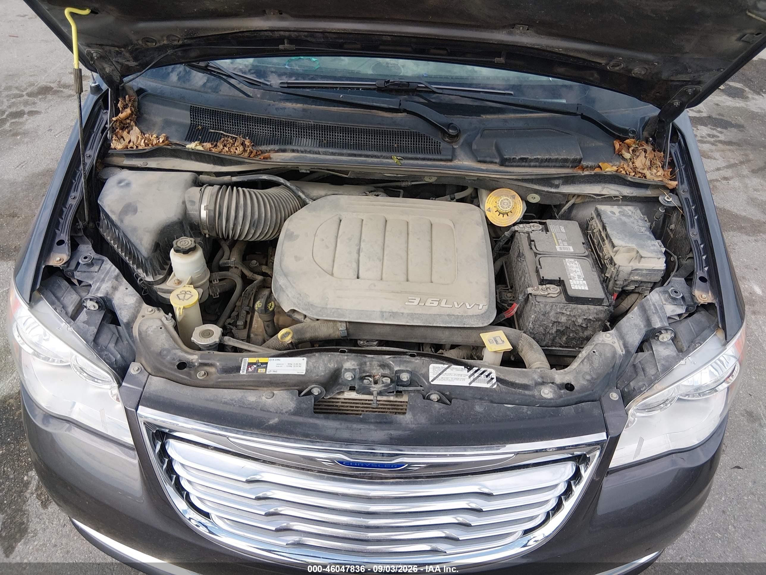 2014 Chrysler Town & Country Touring-l 30th Anniversary Beige vin: 2C4RC1CG3ER224695