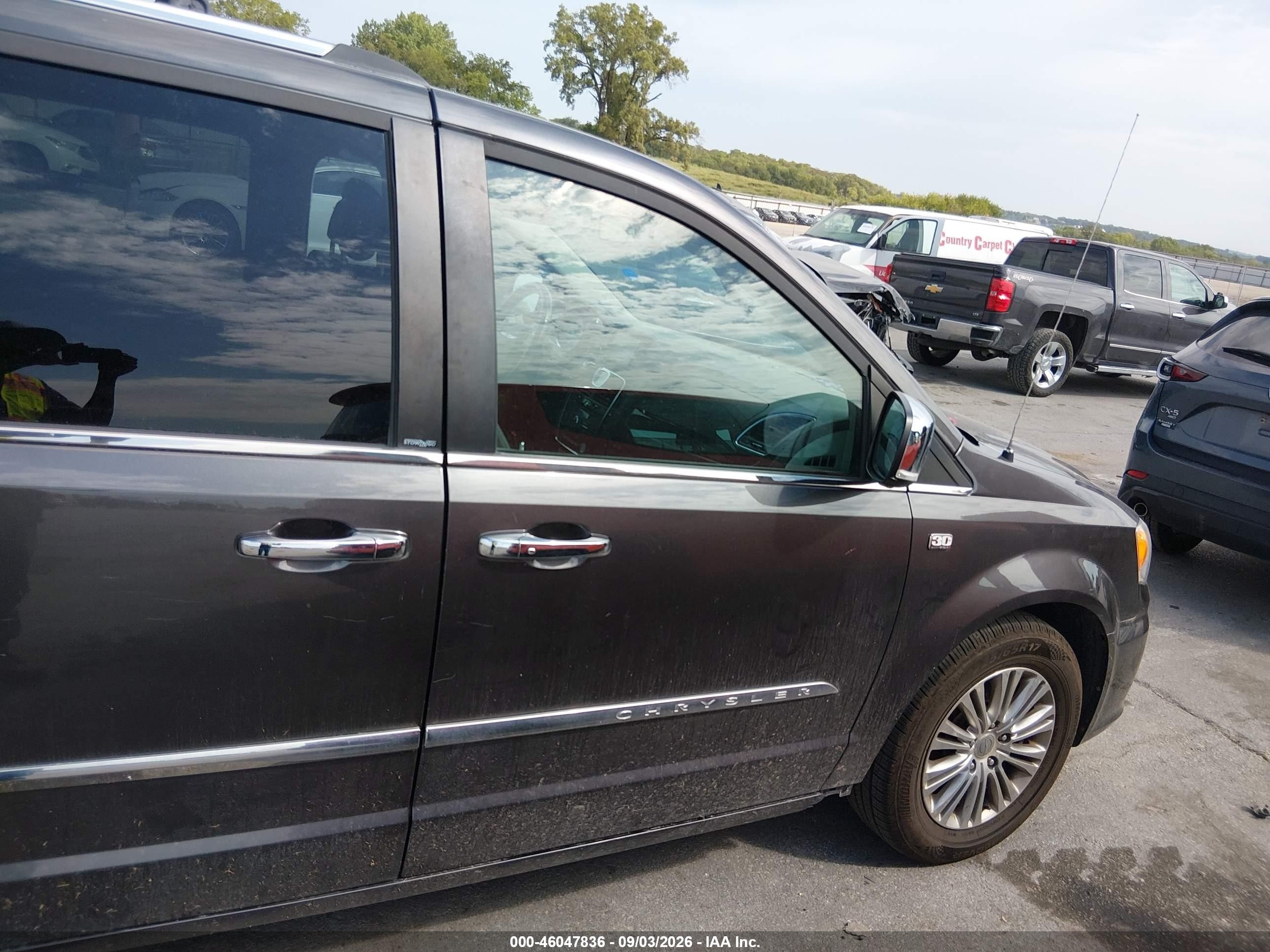 2014 Chrysler Town & Country Touring-l 30th Anniversary Beige vin: 2C4RC1CG3ER224695