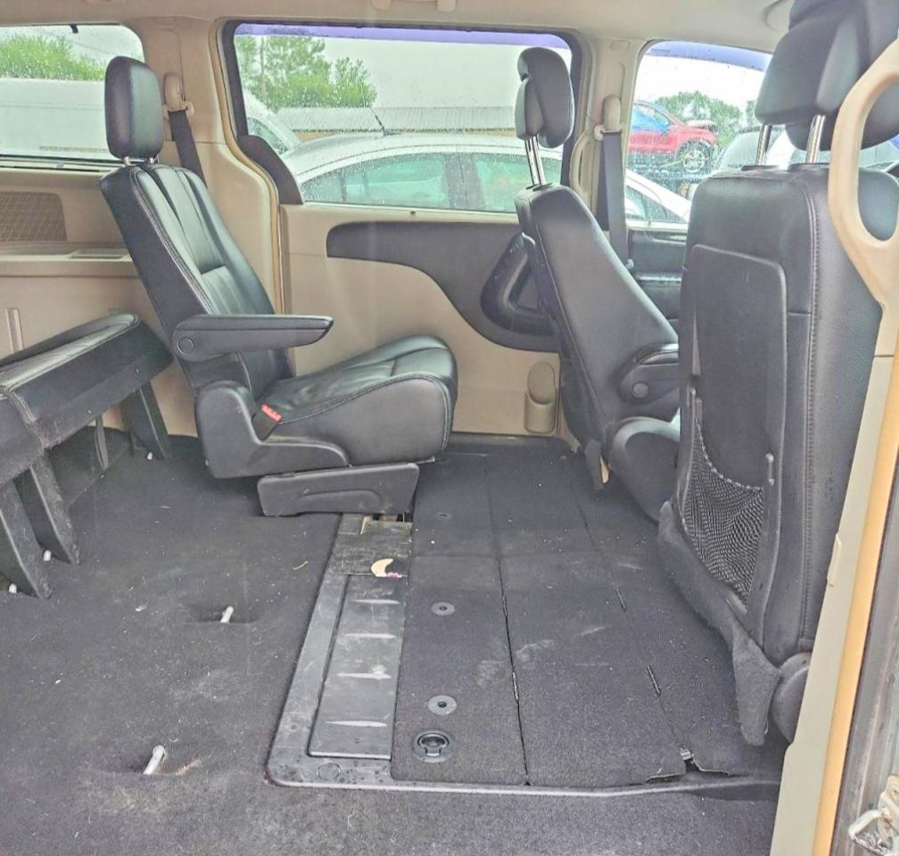 2014 Chrysler Town & Country Touring L Серебряный vin: 2C4RC1CG3ER257602