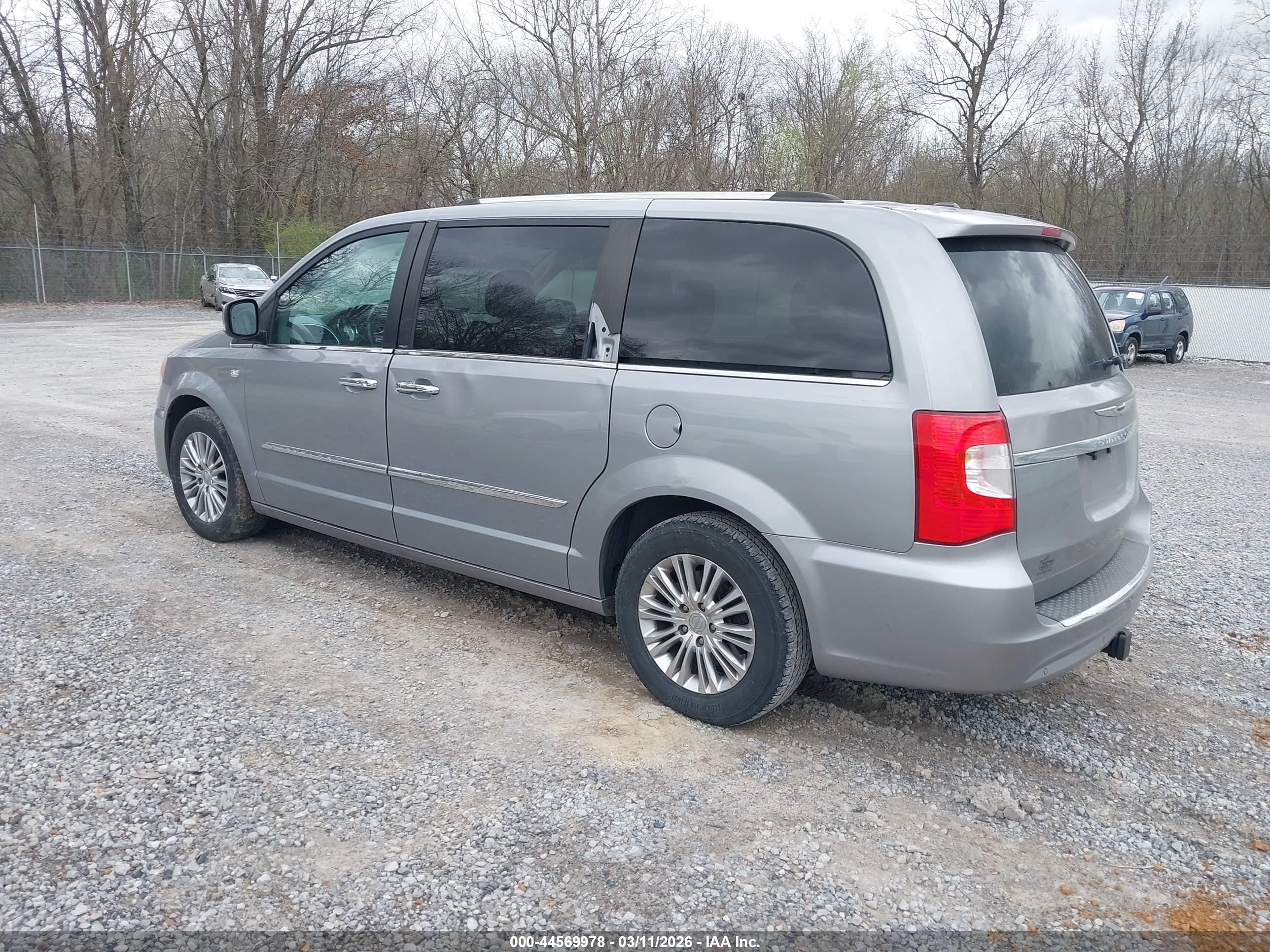 2014 Chrysler Town & Country Touring-l 30th Anniversary Silver vin: 2C4RC1CG3ER258782
