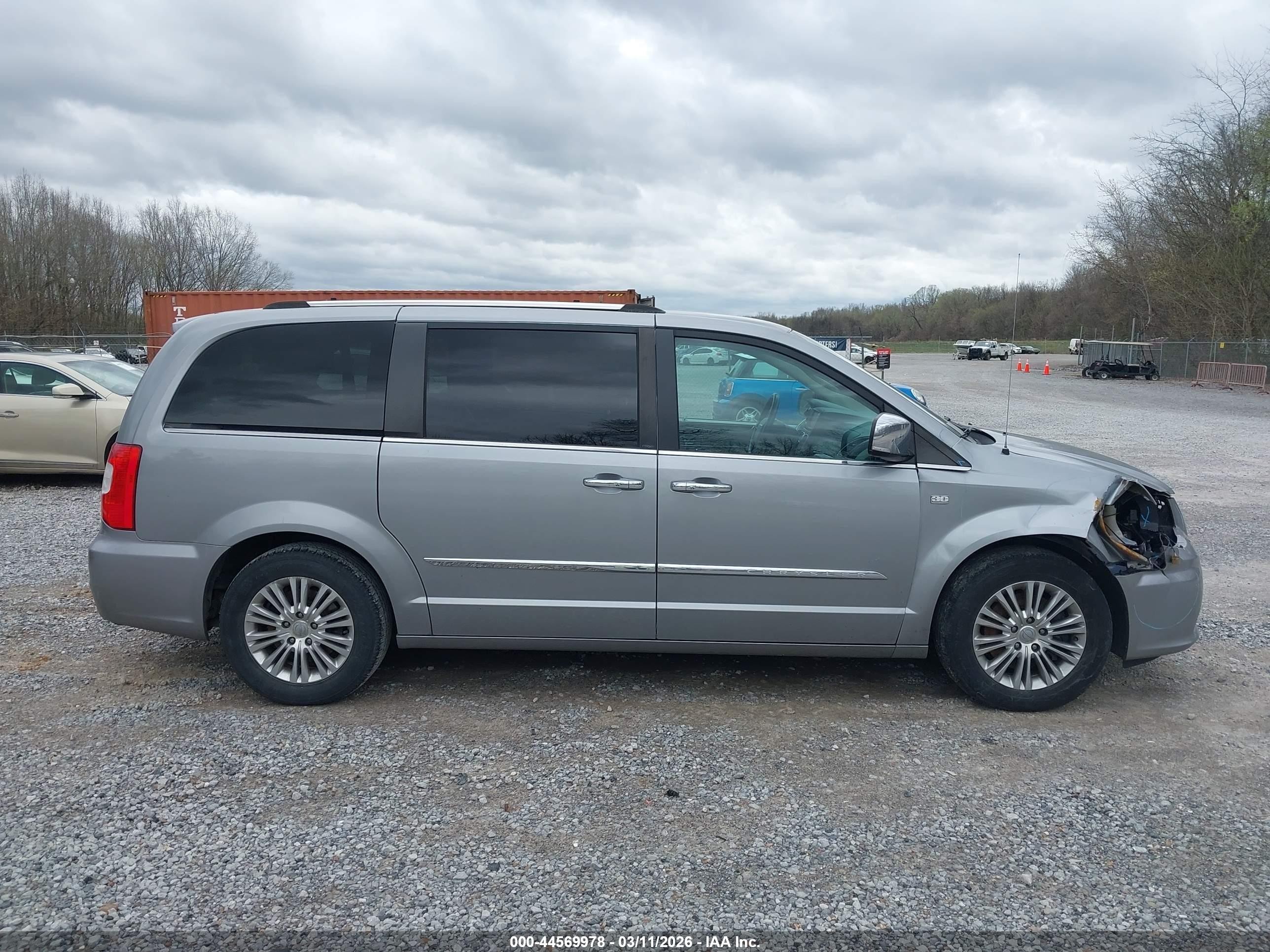 2014 Chrysler Town & Country Touring-l 30th Anniversary Silver vin: 2C4RC1CG3ER258782