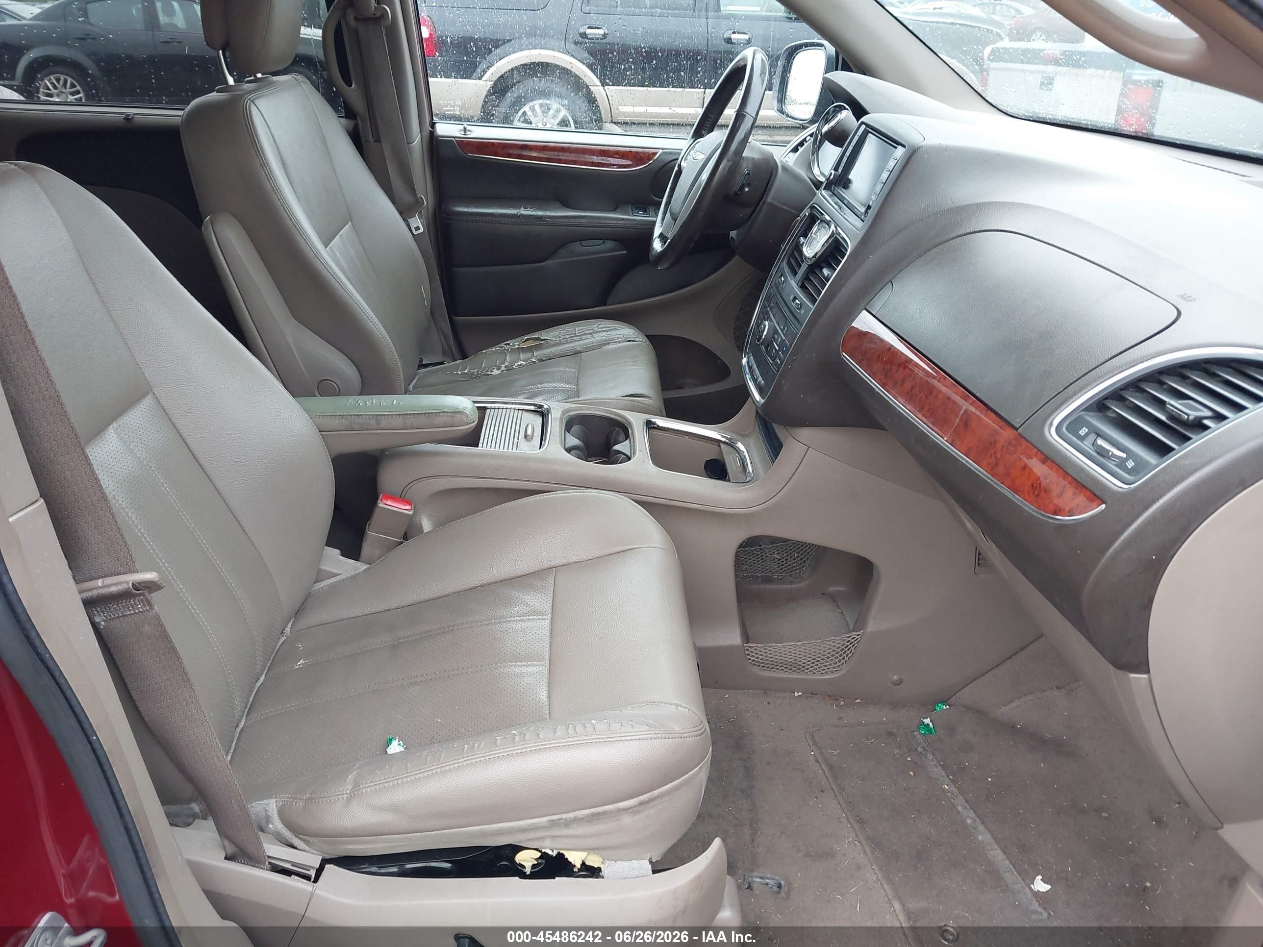2014 Chrysler Town & Country Touring-l Burgundy vin: 2C4RC1CG3ER284833