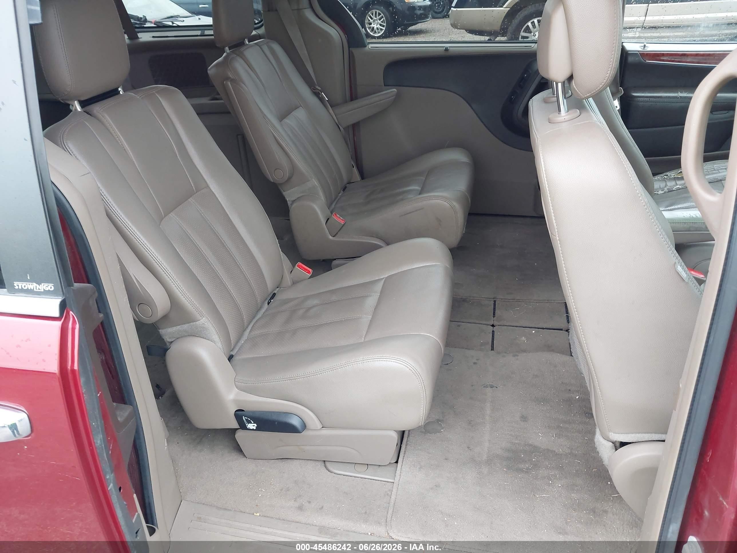 2014 Chrysler Town & Country Touring-l Burgundy vin: 2C4RC1CG3ER284833