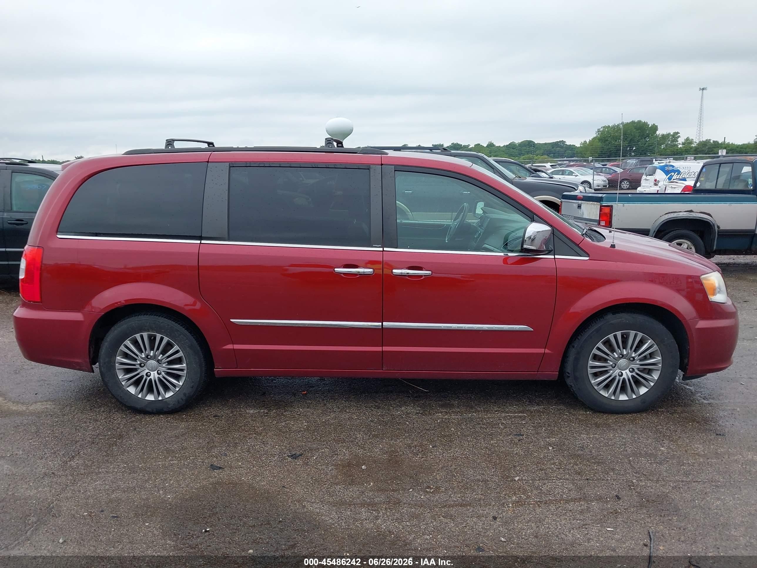 2014 Chrysler Town & Country Touring-l Burgundy vin: 2C4RC1CG3ER284833