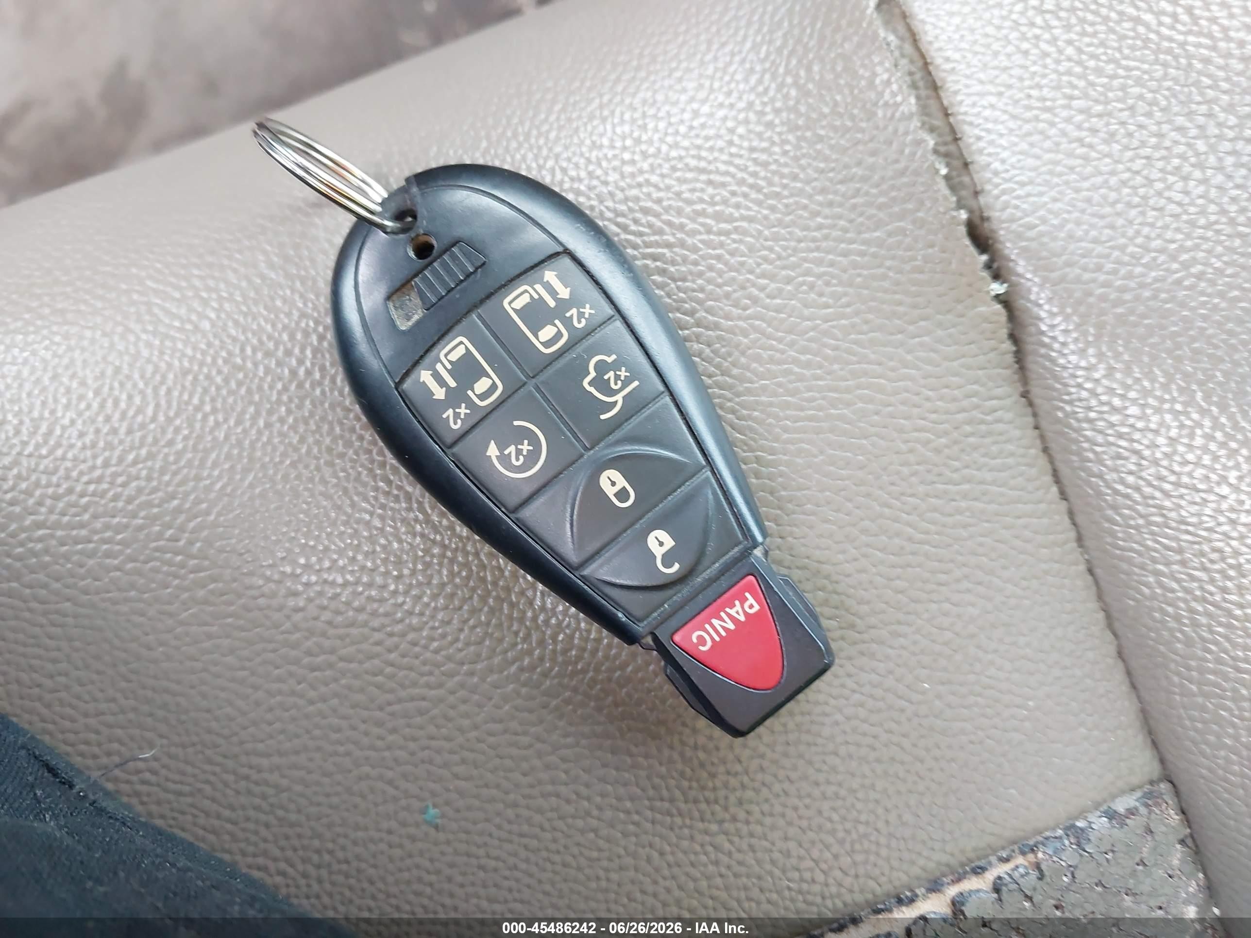 2014 Chrysler Town & Country Touring-l Burgundy vin: 2C4RC1CG3ER284833
