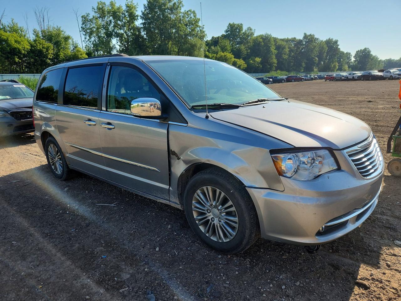 2015 Chrysler Town & Country Touring L Silver vin: 2C4RC1CG3FR522309