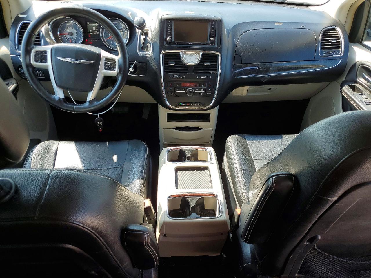 2015 Chrysler Town & Country Touring L White vin: 2C4RC1CG3FR582316
