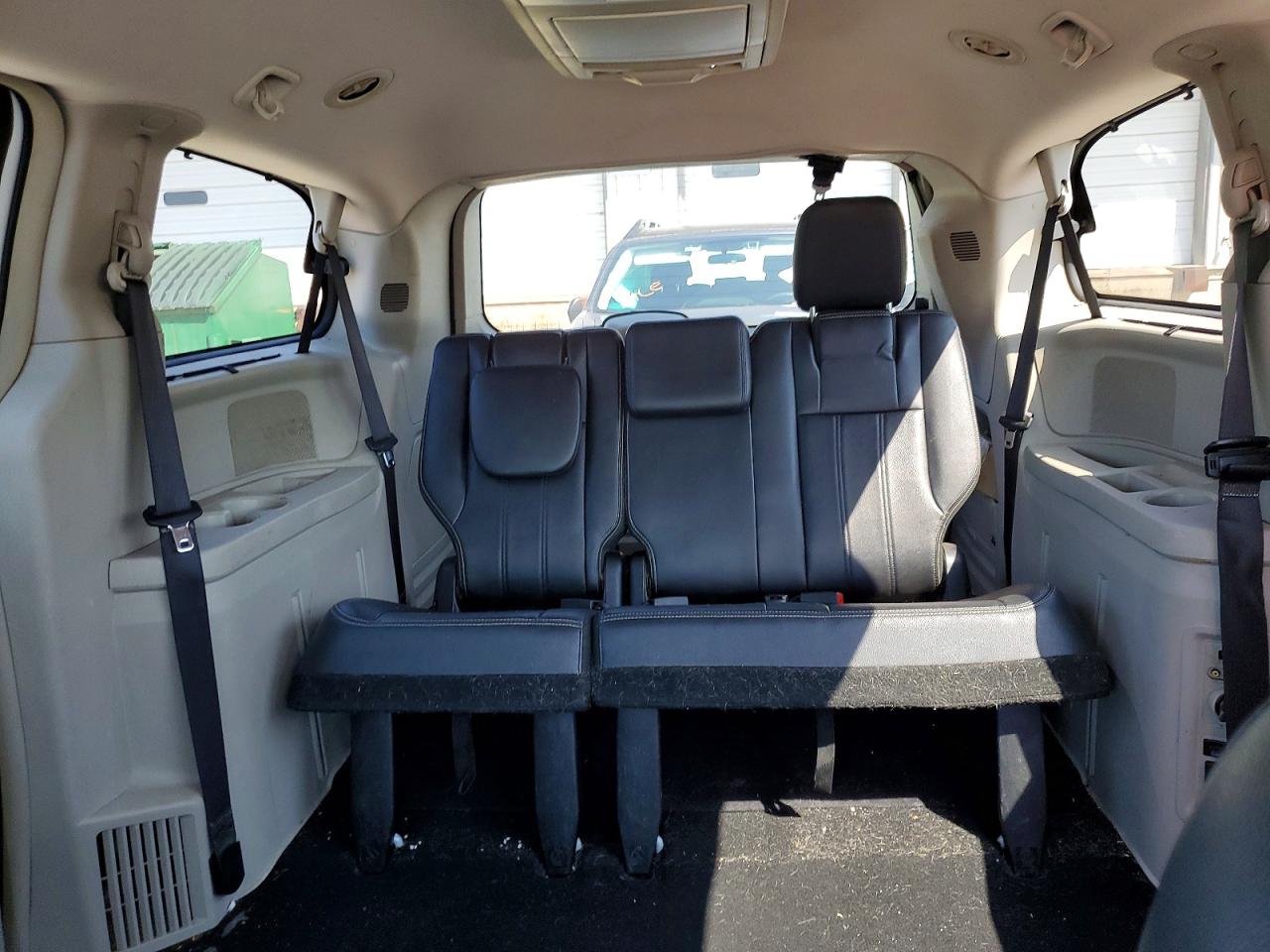 2015 Chrysler Town & Country Touring L White vin: 2C4RC1CG3FR582316