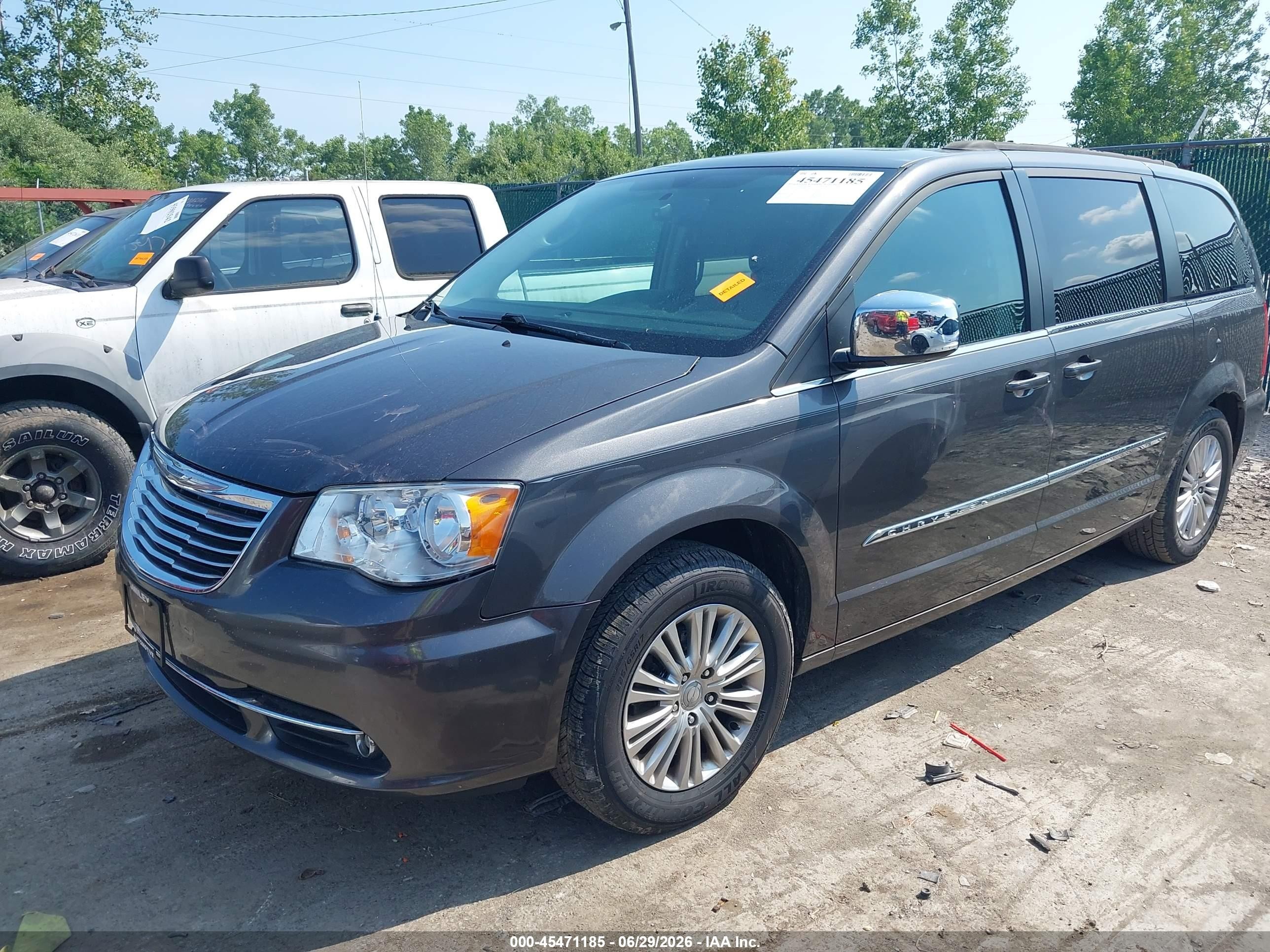 2015 Chrysler Town & Country Touring-l Gray vin: 2C4RC1CG3FR589833