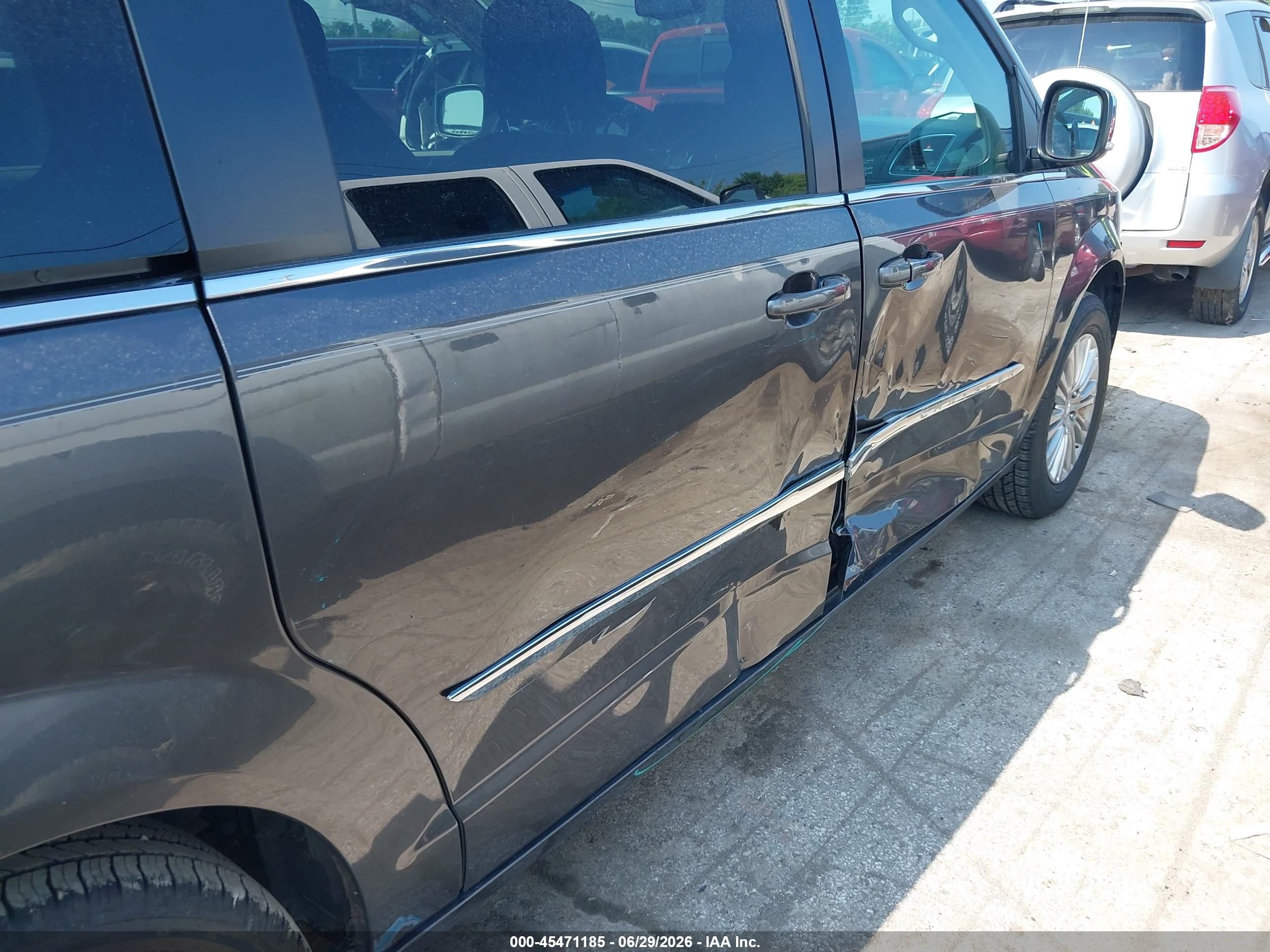 2015 Chrysler Town & Country Touring-l Gray vin: 2C4RC1CG3FR589833