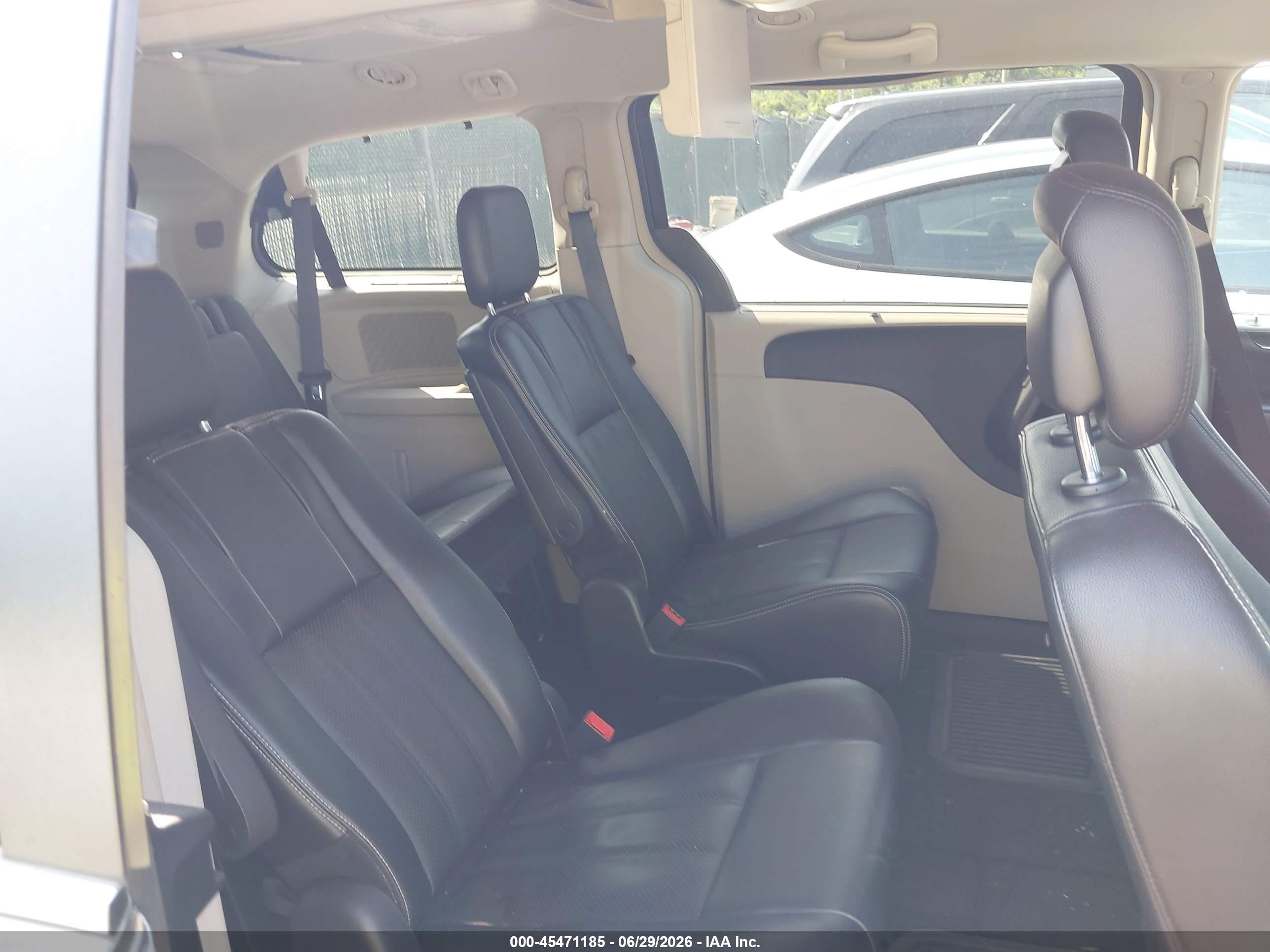 2015 Chrysler Town & Country Touring-l Gray vin: 2C4RC1CG3FR589833