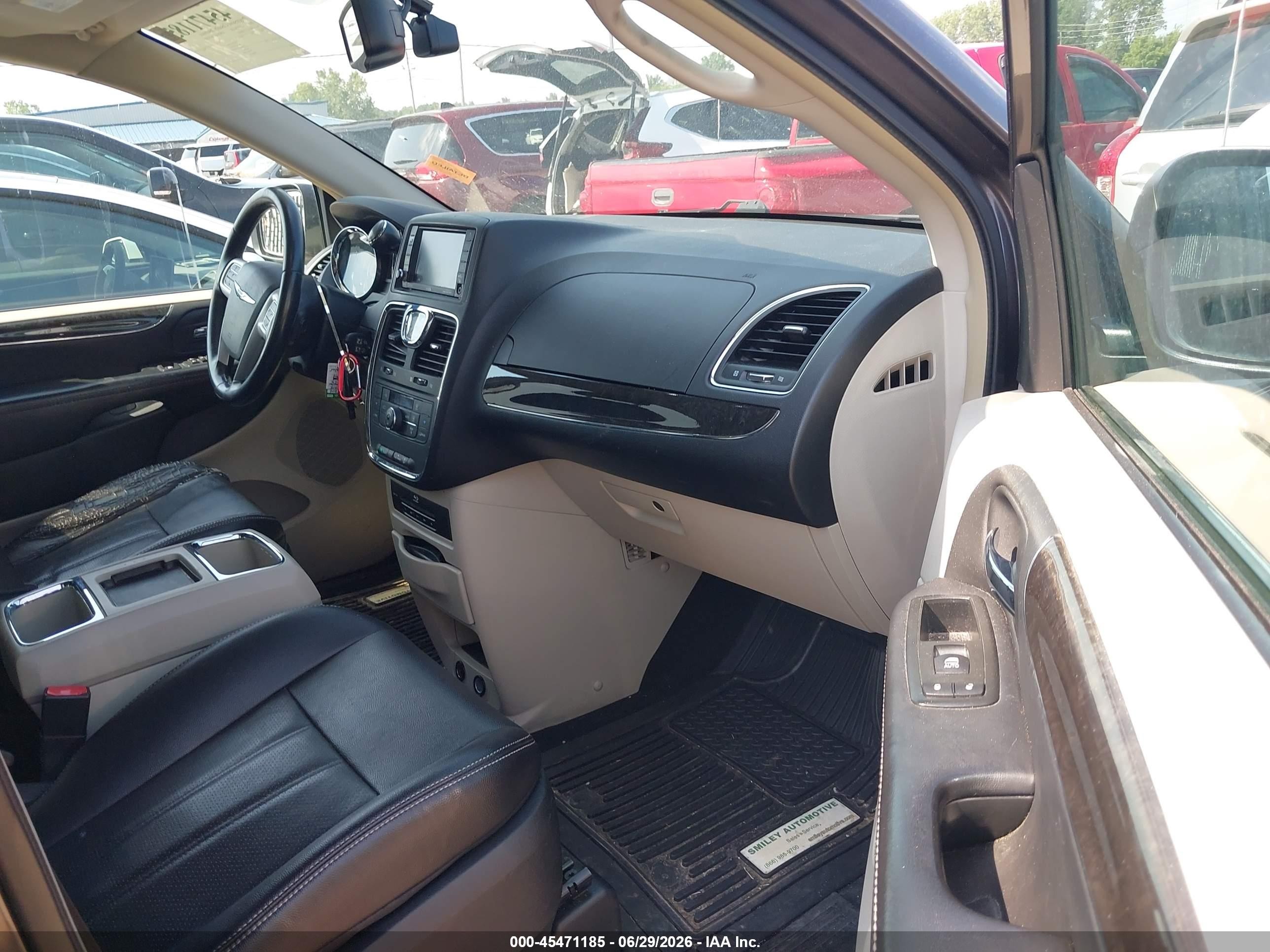 2015 Chrysler Town & Country Touring-l Gray vin: 2C4RC1CG3FR589833