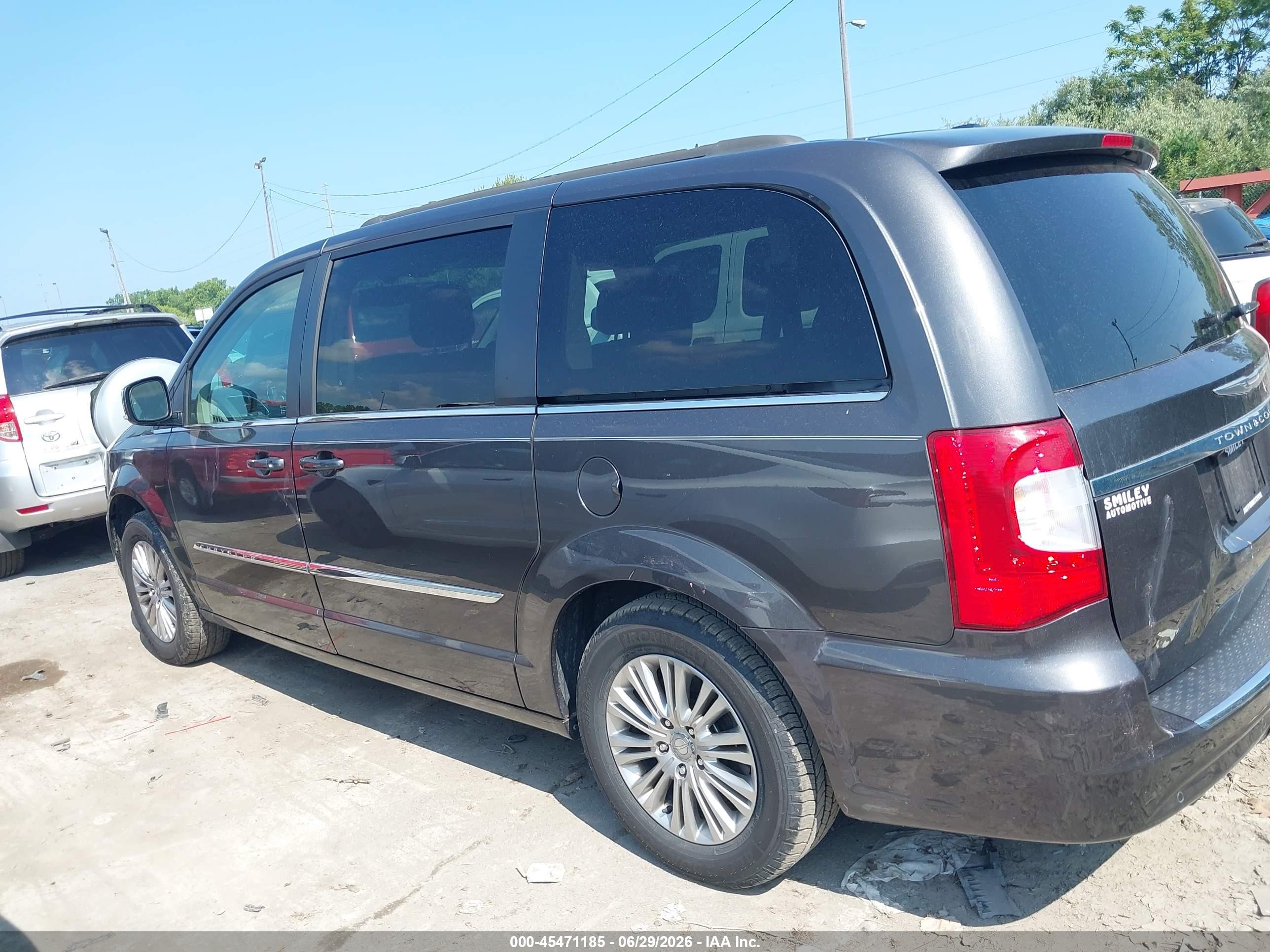 2015 Chrysler Town & Country Touring-l Gray vin: 2C4RC1CG3FR589833