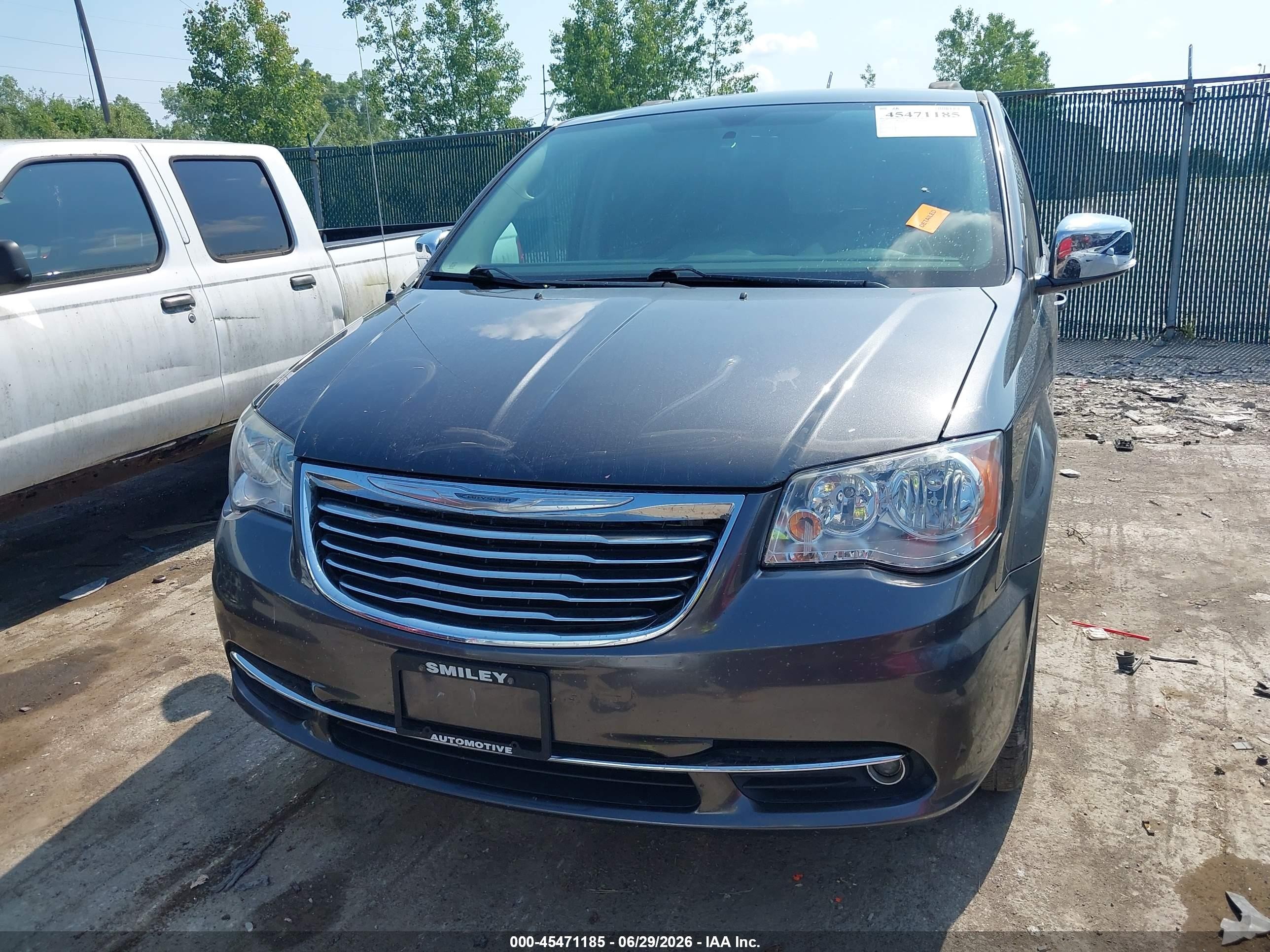 2015 Chrysler Town & Country Touring-l Gray vin: 2C4RC1CG3FR589833