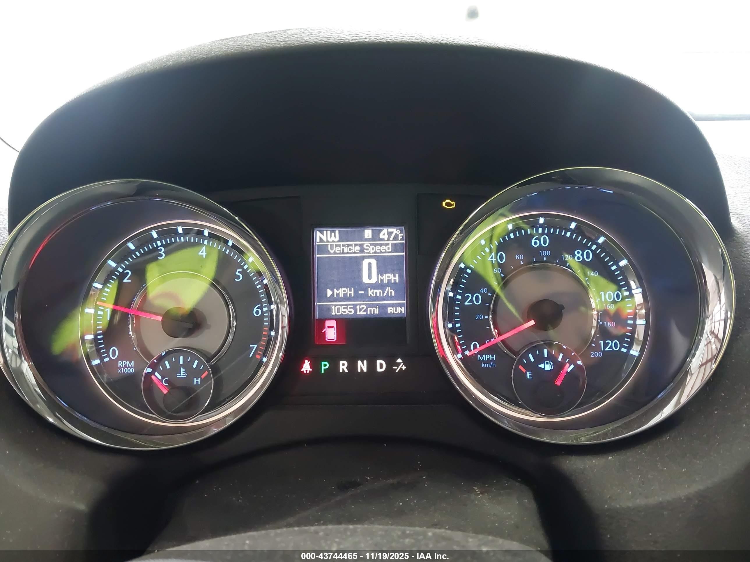 2015 Chrysler Town & Country Touring-l White vin: 2C4RC1CG3FR674610