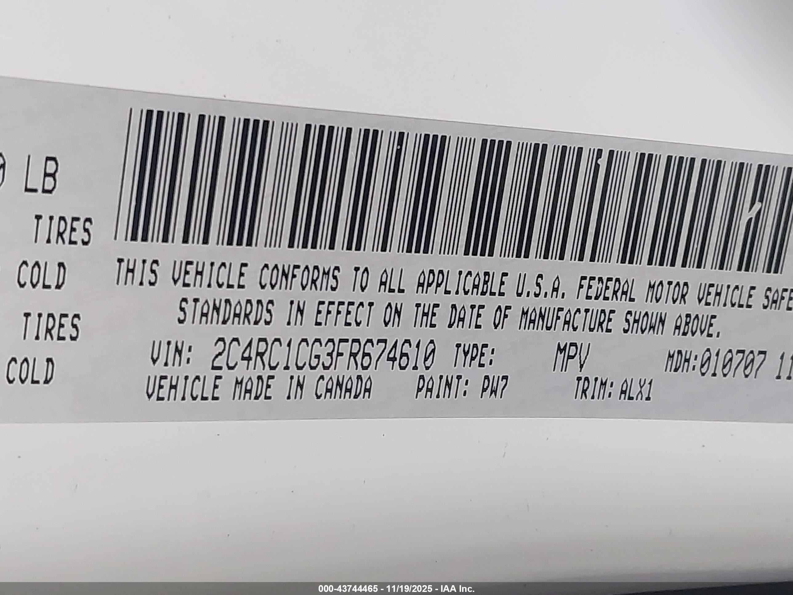 2015 Chrysler Town & Country Touring-l White vin: 2C4RC1CG3FR674610