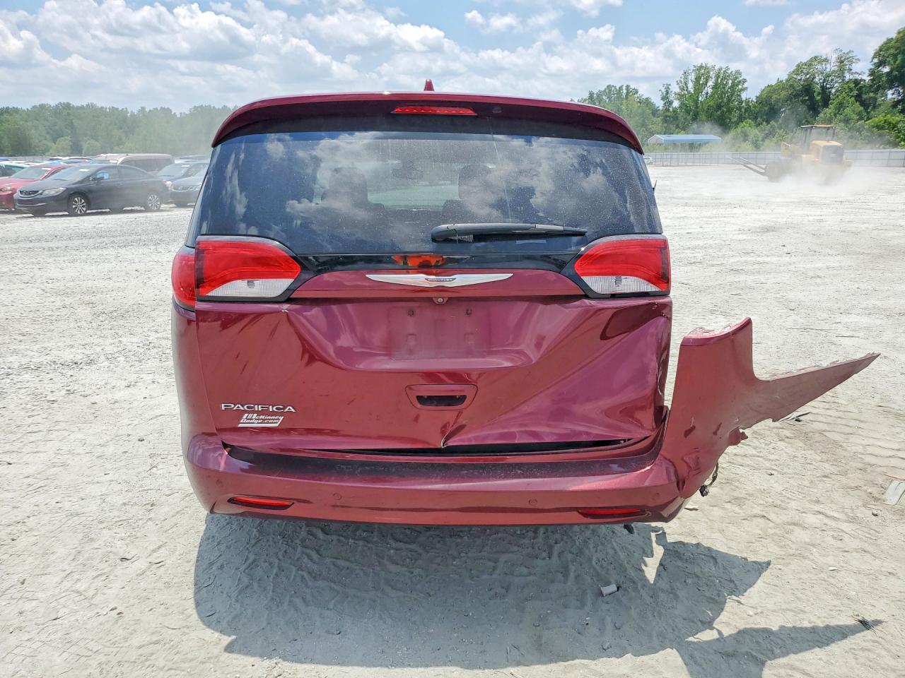 2017 Chrysler Pacifica Lx Burgundy vin: 2C4RC1CG3HR723162