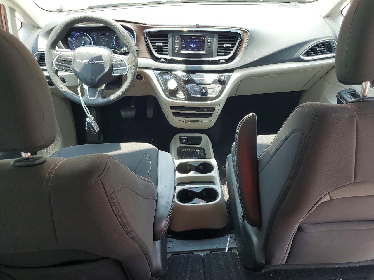 2017 Chrysler Pacifica Lx Burgundy vin: 2C4RC1CG3HR723162