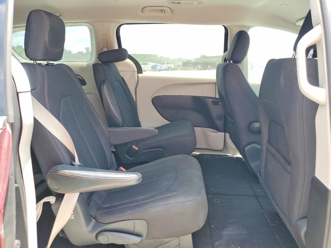 2017 Chrysler Pacifica Lx Burgundy vin: 2C4RC1CG3HR723162