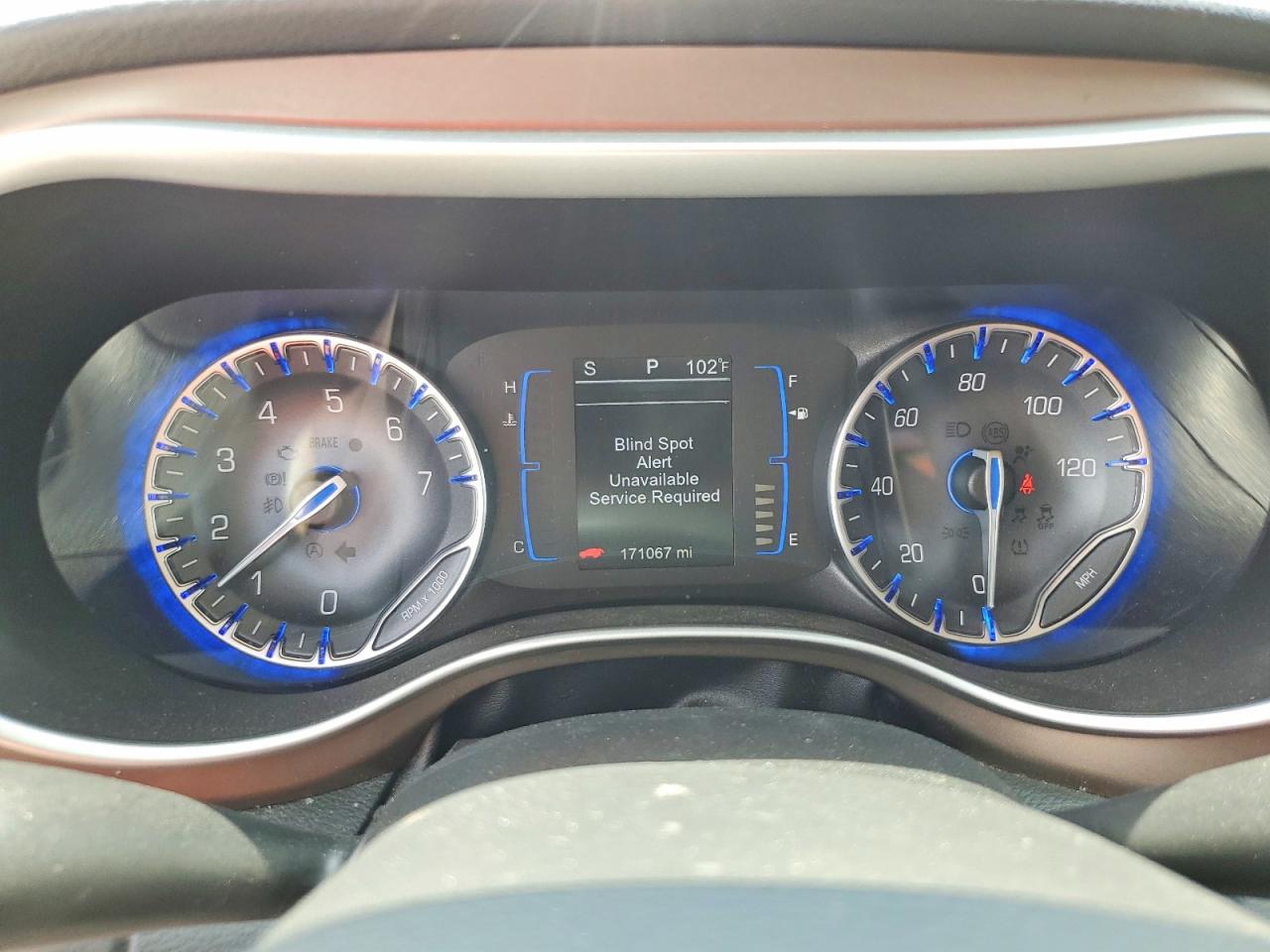 2017 Chrysler Pacifica Lx Burgundy vin: 2C4RC1CG3HR723162