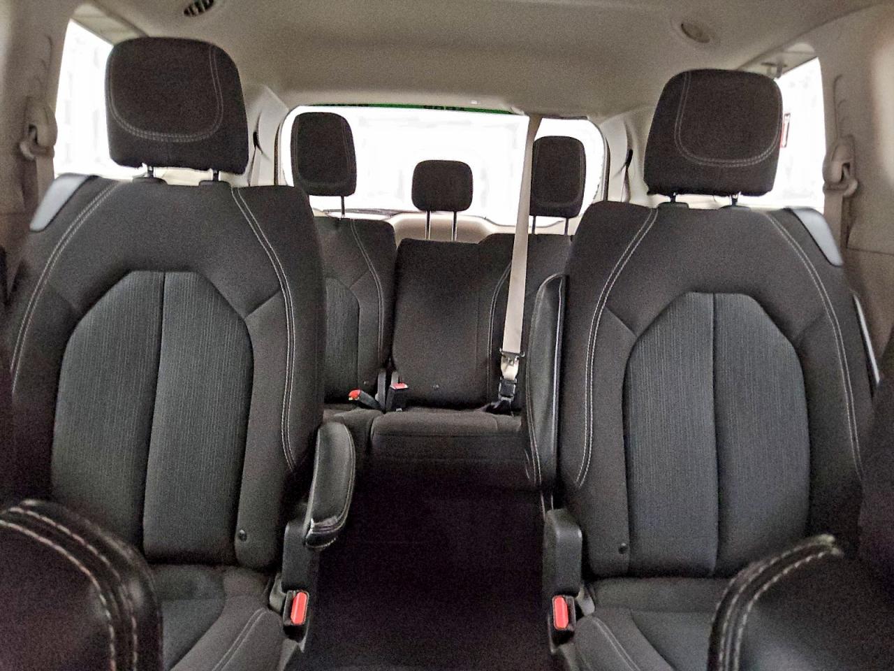 2021 Chrysler Voyager Lx Silver vin: 2C4RC1CG3MR580269