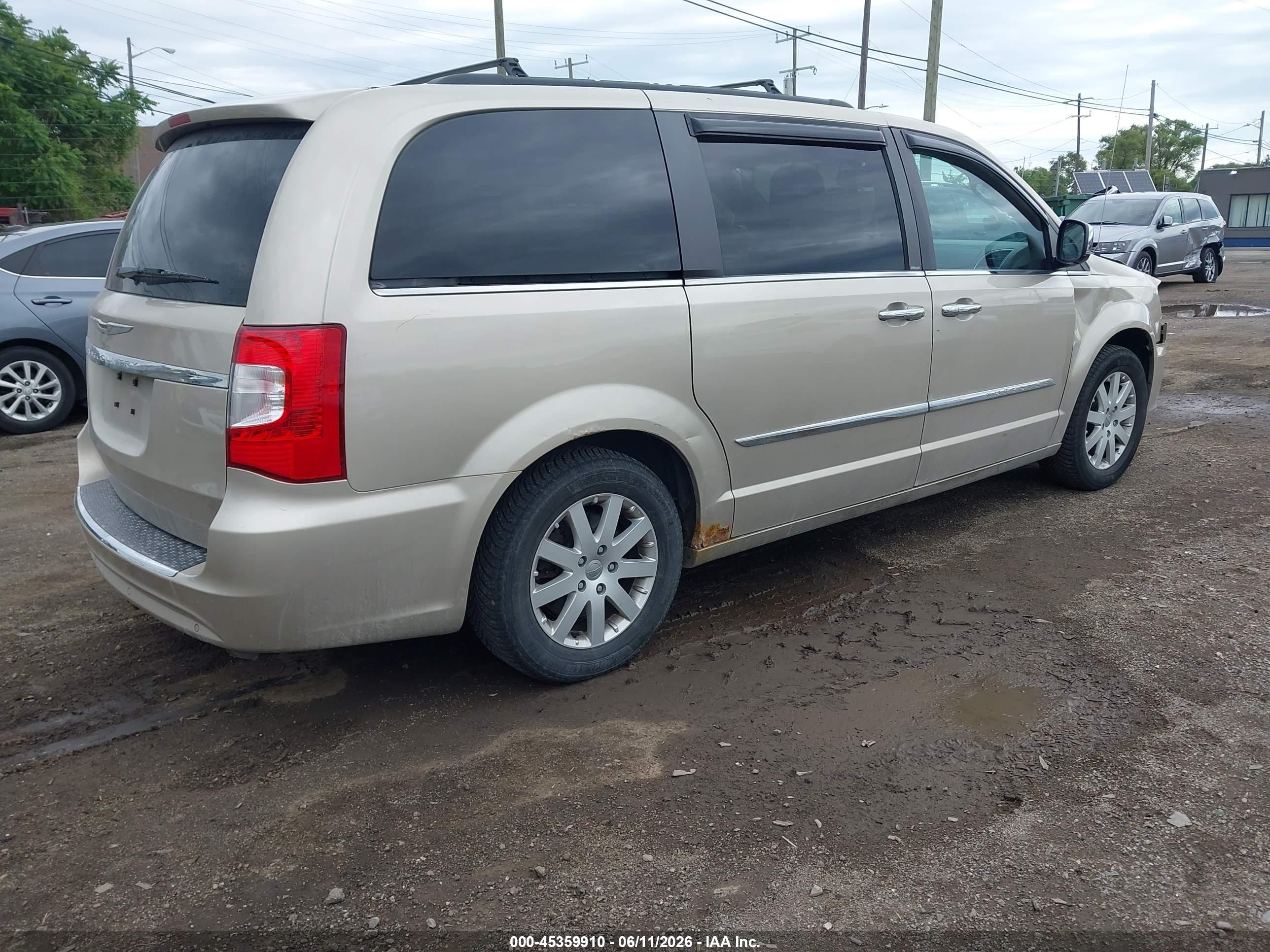 2012 Chrysler Town & Country Touring-l Champagne vin: 2C4RC1CG4CR301362