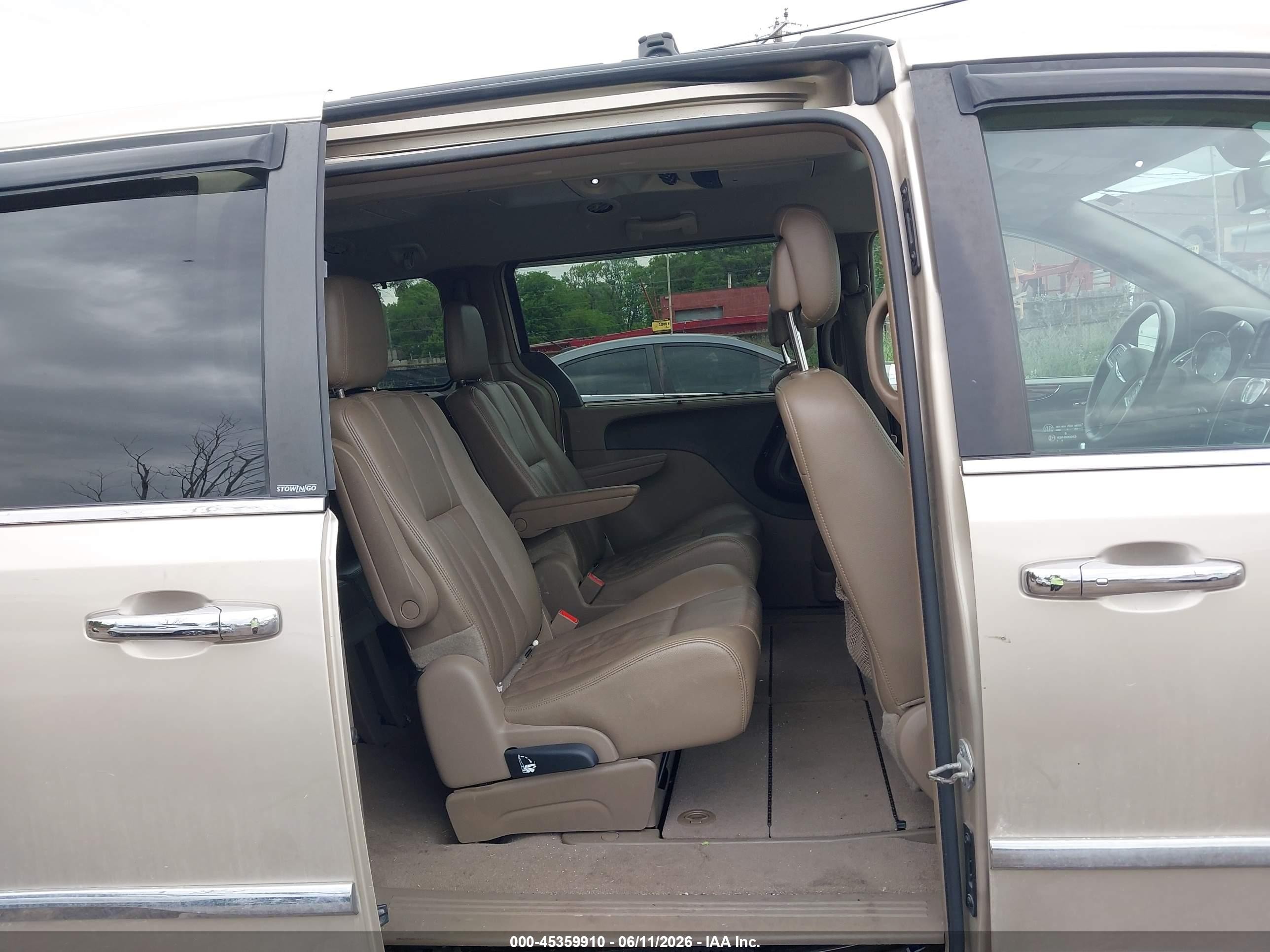 2012 Chrysler Town & Country Touring-l Champagne vin: 2C4RC1CG4CR301362