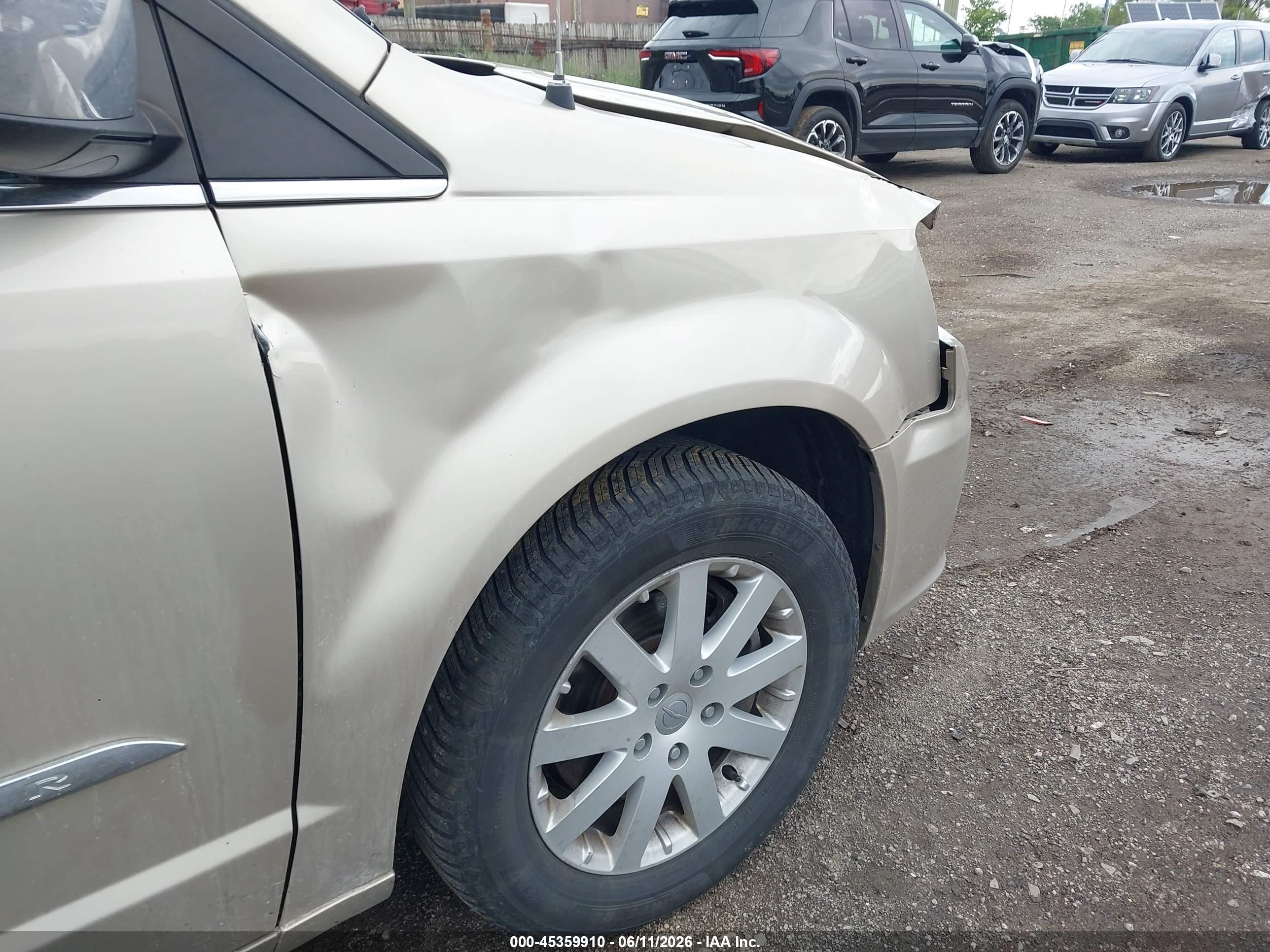 2012 Chrysler Town & Country Touring-l Champagne vin: 2C4RC1CG4CR301362