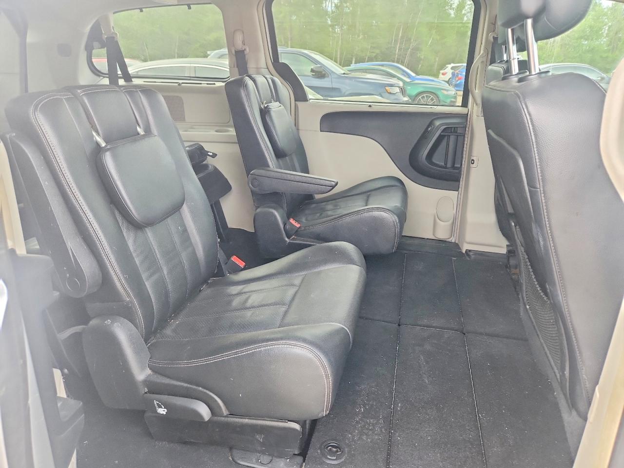 2012 Chrysler Town & Country Touring L Silver vin: 2C4RC1CG4CR323166