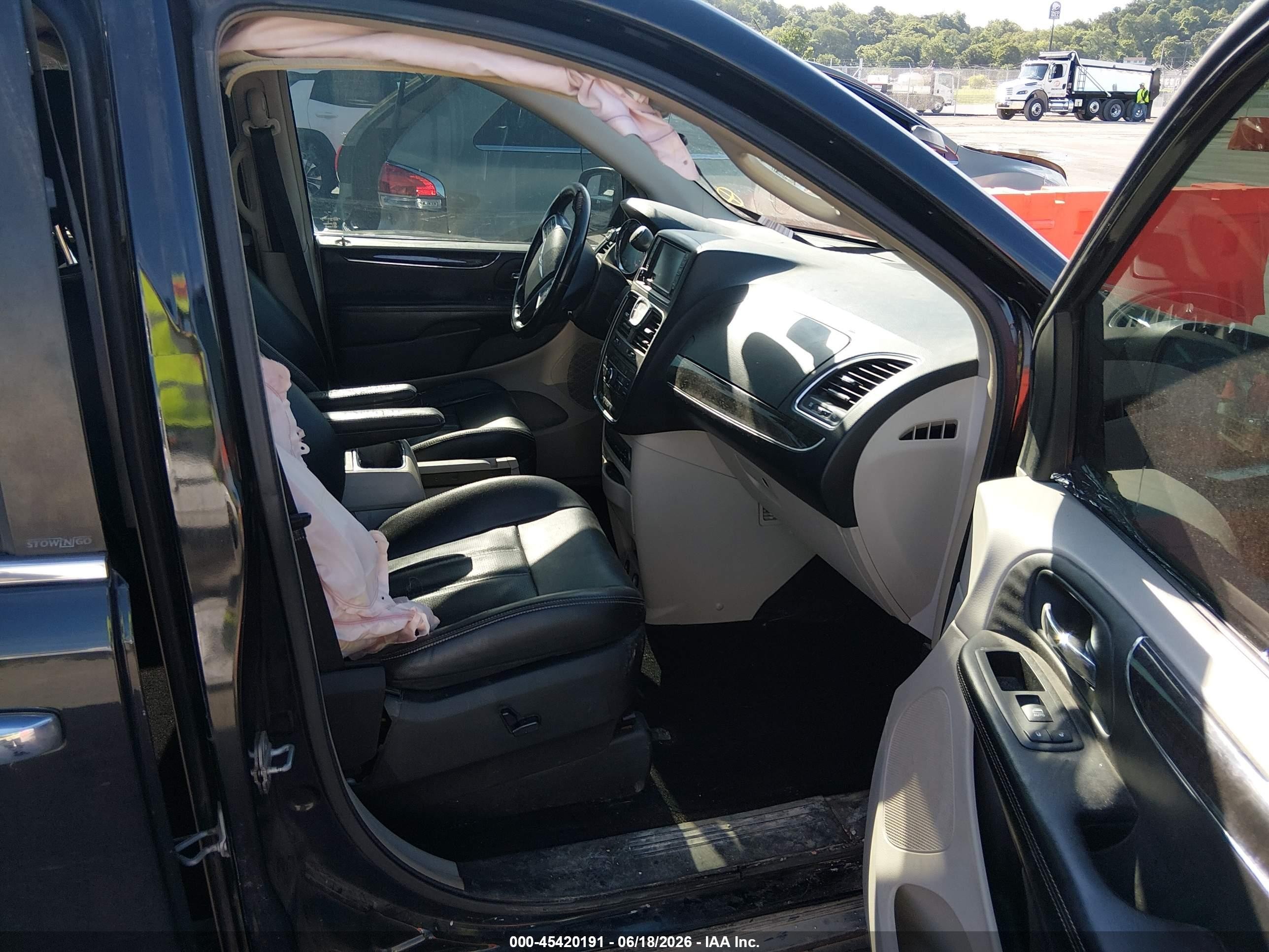 2013 Chrysler Town & Country Touring-l Black vin: 2C4RC1CG4DR572522