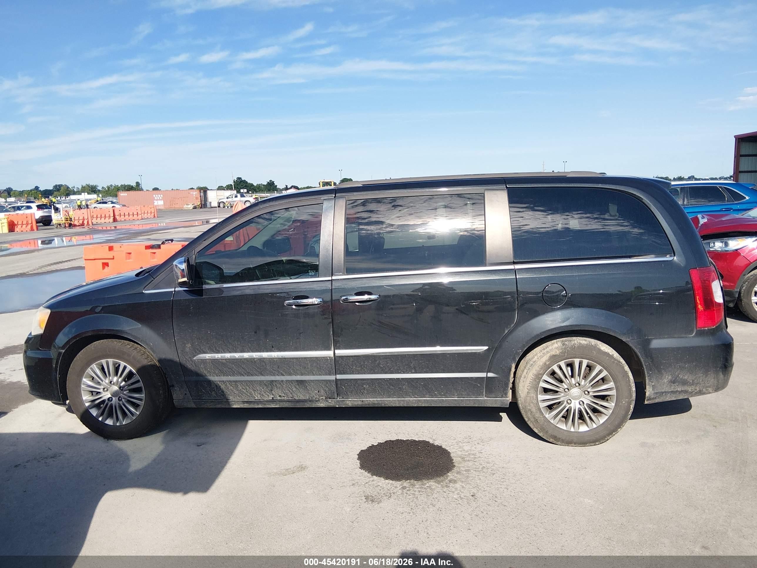 2013 Chrysler Town & Country Touring-l Black vin: 2C4RC1CG4DR572522