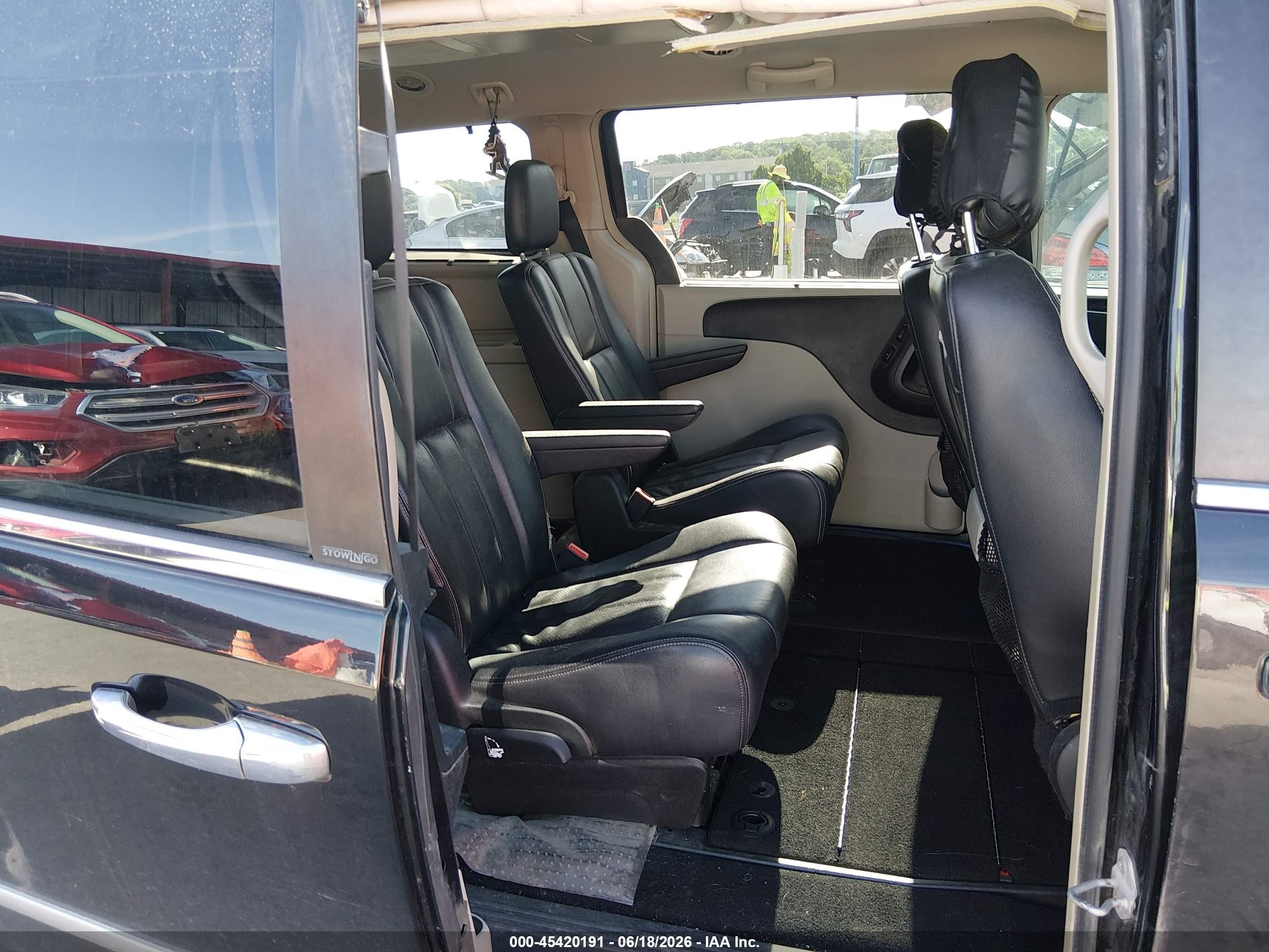 2013 Chrysler Town & Country Touring-l Black vin: 2C4RC1CG4DR572522