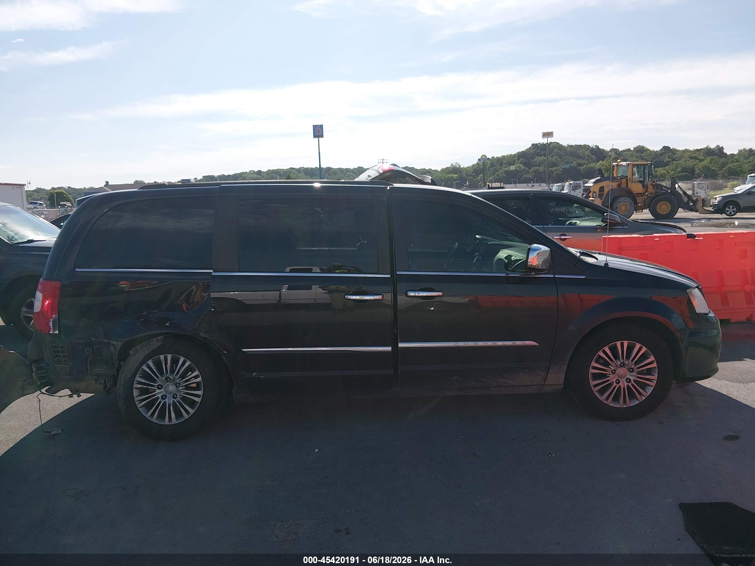 2013 Chrysler Town & Country Touring-l Black vin: 2C4RC1CG4DR572522