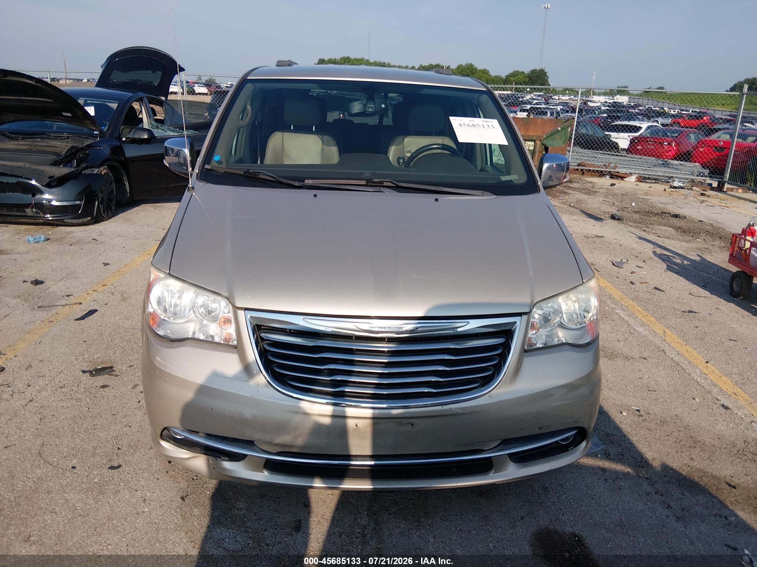 2013 Chrysler Town & Country Touring-l Gold vin: 2C4RC1CG4DR645839
