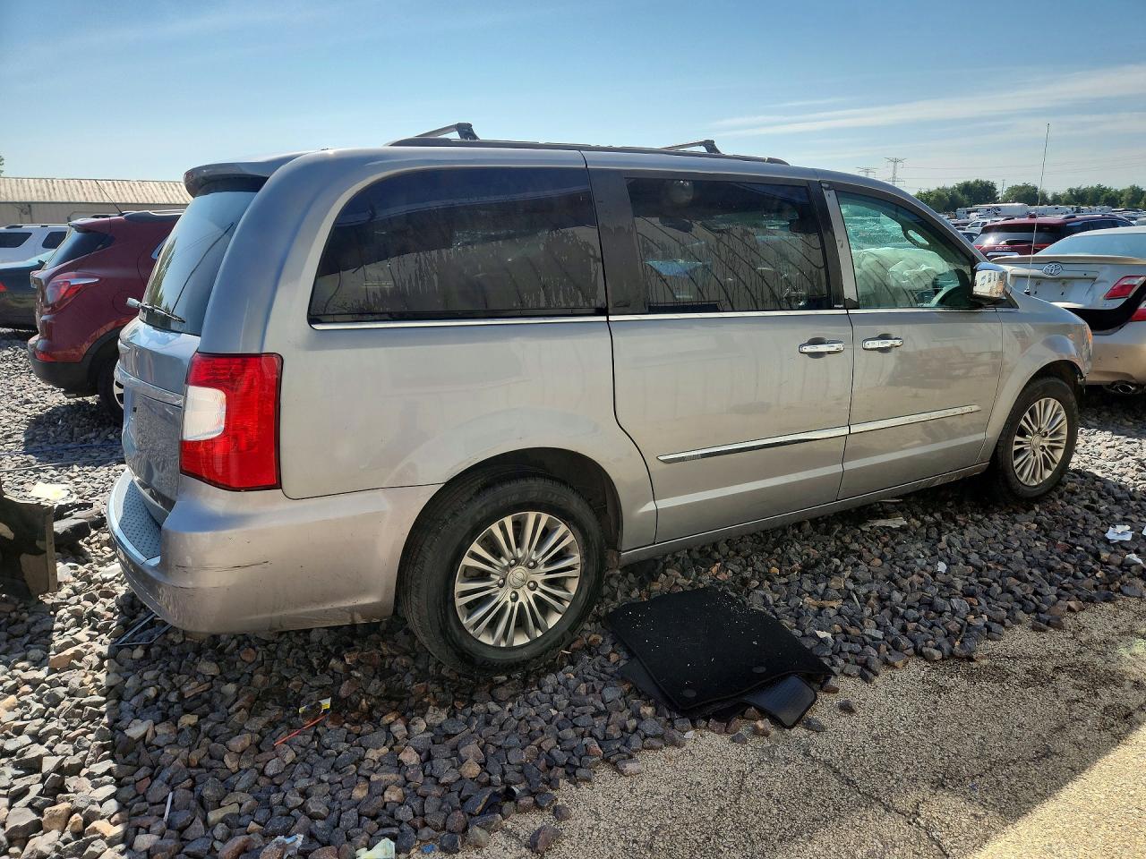 2014 Chrysler Town & Country Touring L Silver vin: 2C4RC1CG4ER147691
