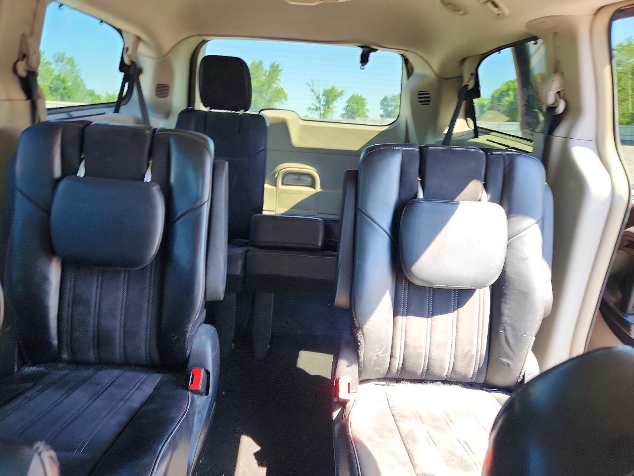 2014 Chrysler Town & Country Touring L Red vin: 2C4RC1CG4ER189407