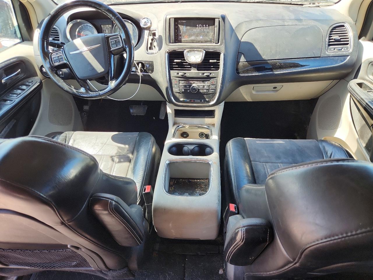 2014 Chrysler Town & Country Touring L Red vin: 2C4RC1CG4ER189407