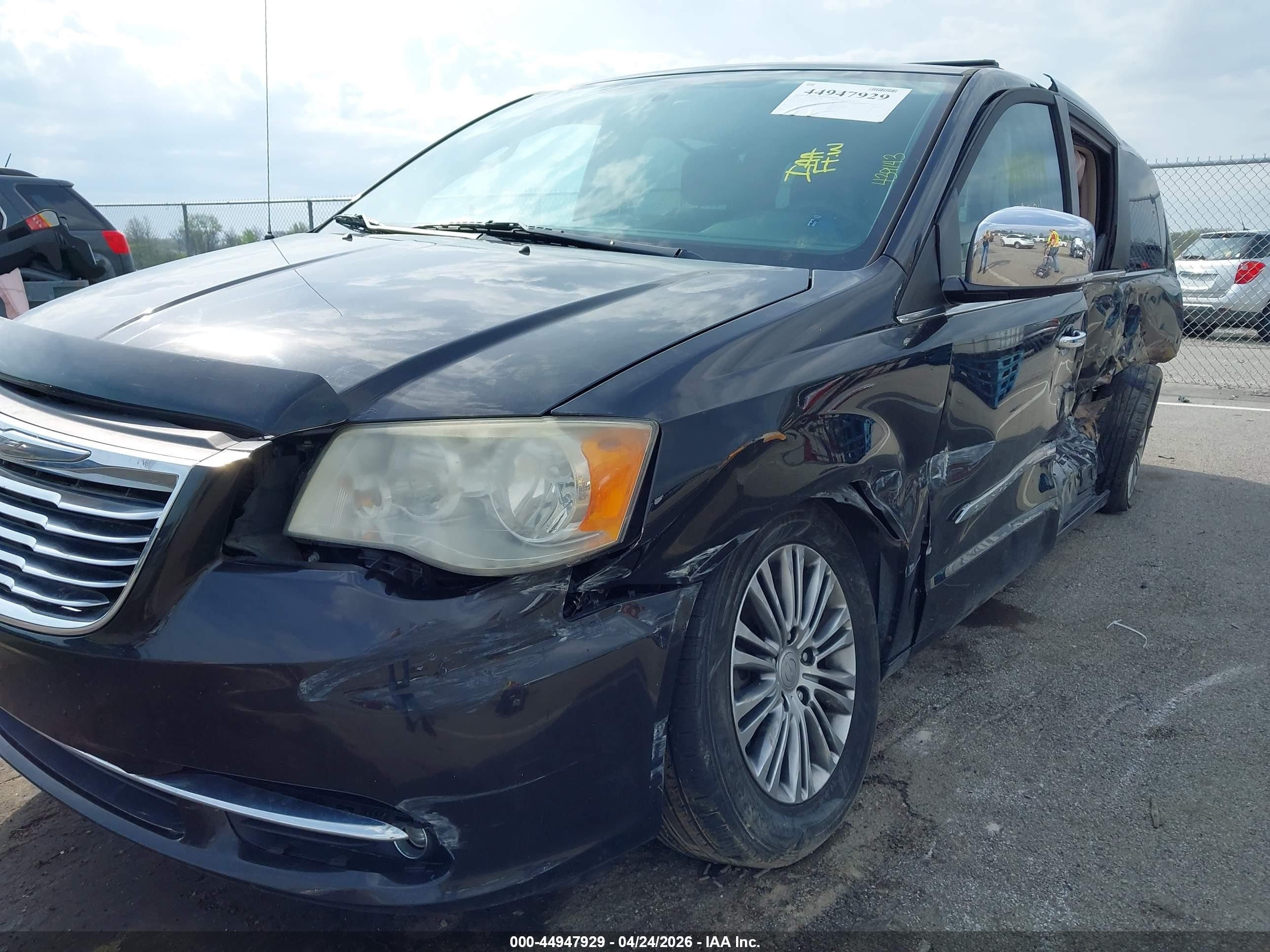 2014 Chrysler Town & Country Touring-l Черный vin: 2C4RC1CG4ER251873