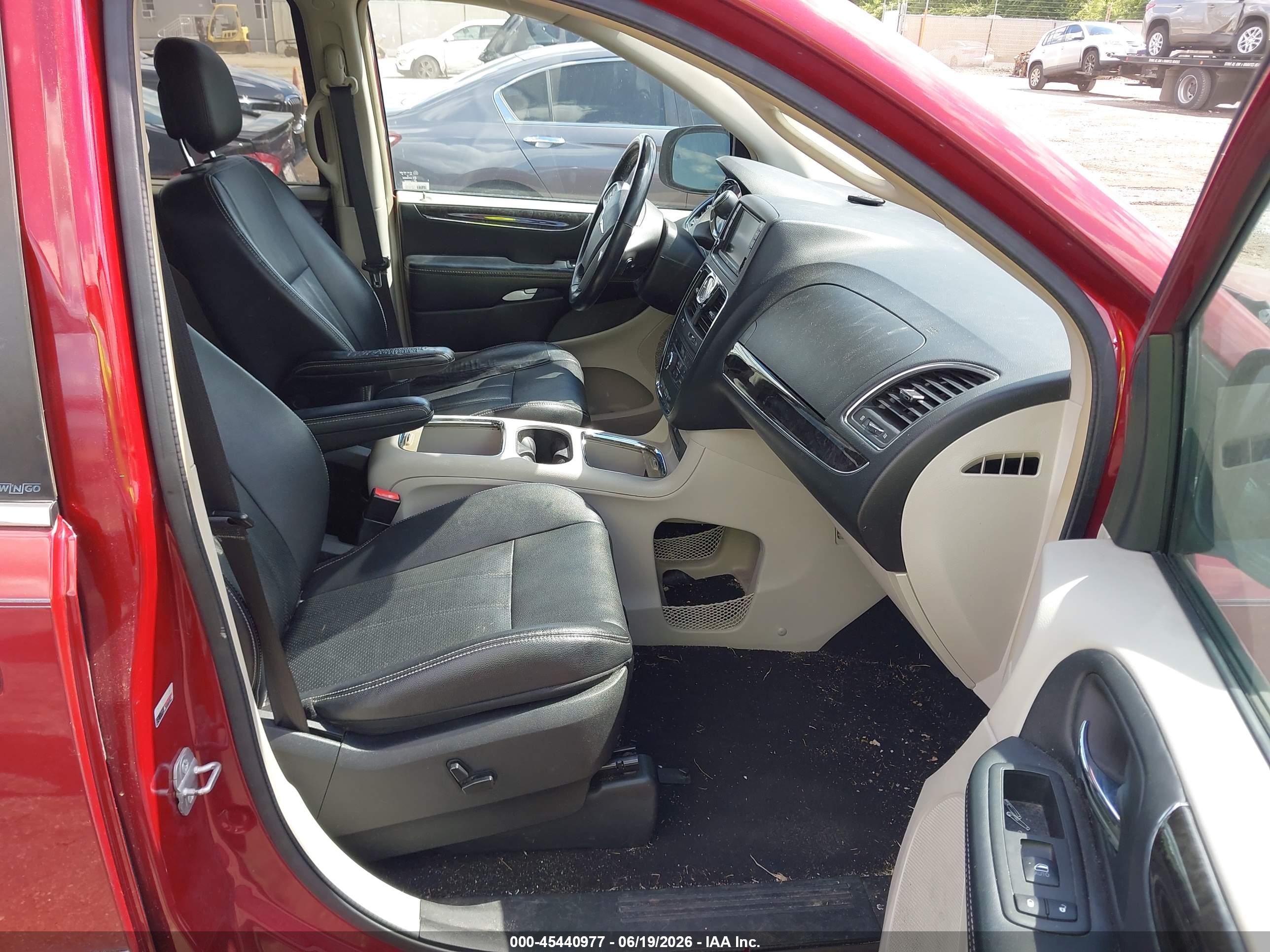 2014 Chrysler Town & Country Touring-l Красный vin: 2C4RC1CG4ER285201
