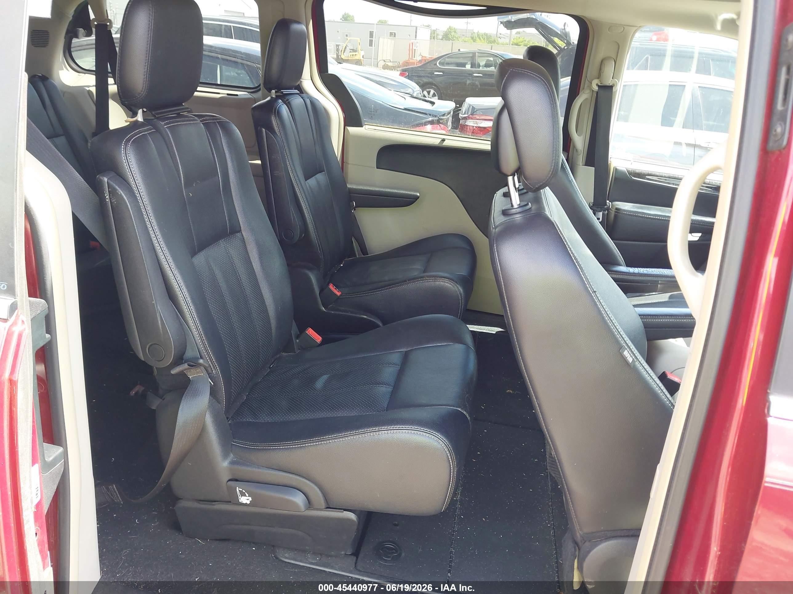 2014 Chrysler Town & Country Touring-l Красный vin: 2C4RC1CG4ER285201