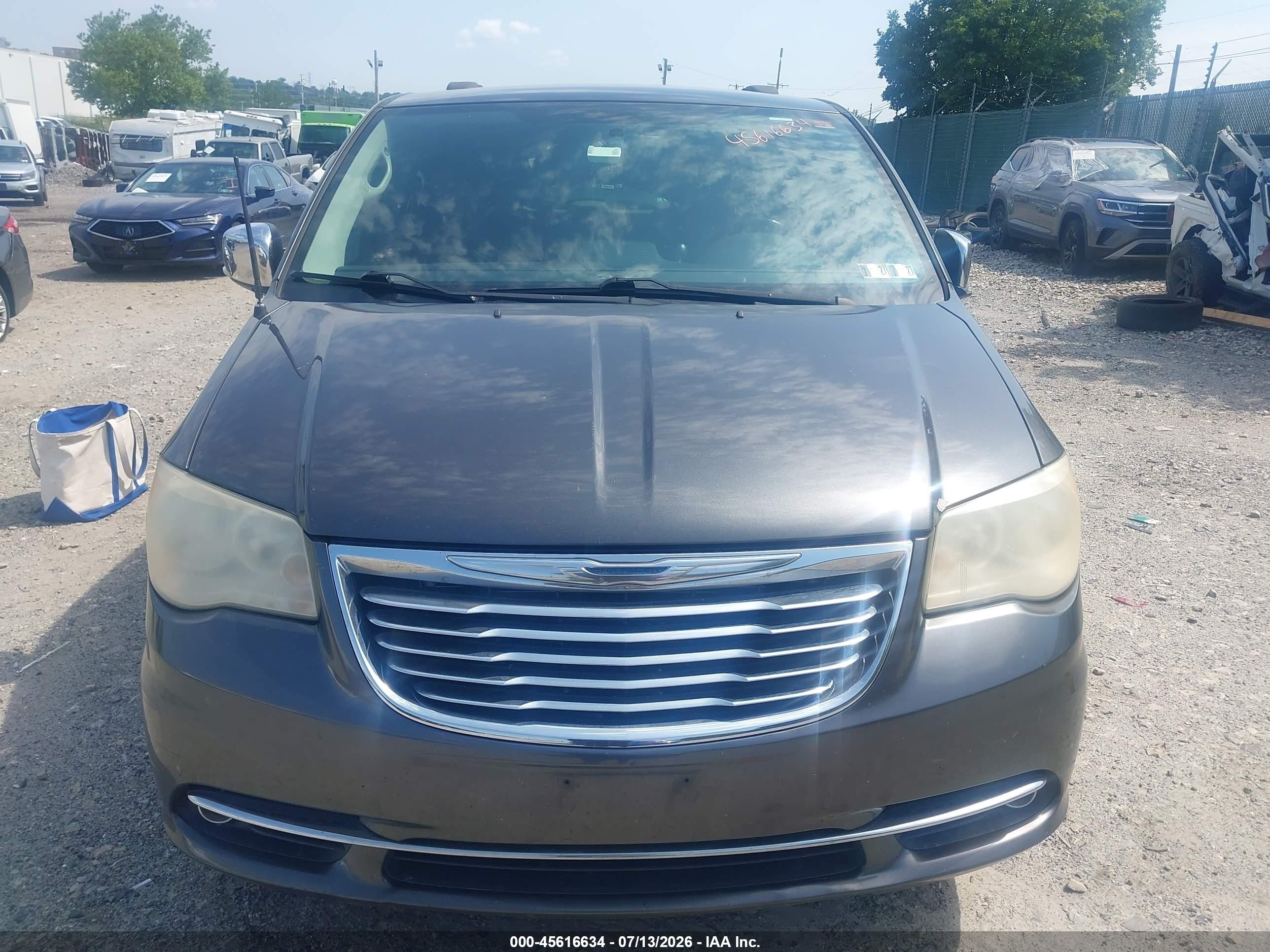 2014 Chrysler Town & Country Touring-l 30th Anniversary Gray vin: 2C4RC1CG4ER310999