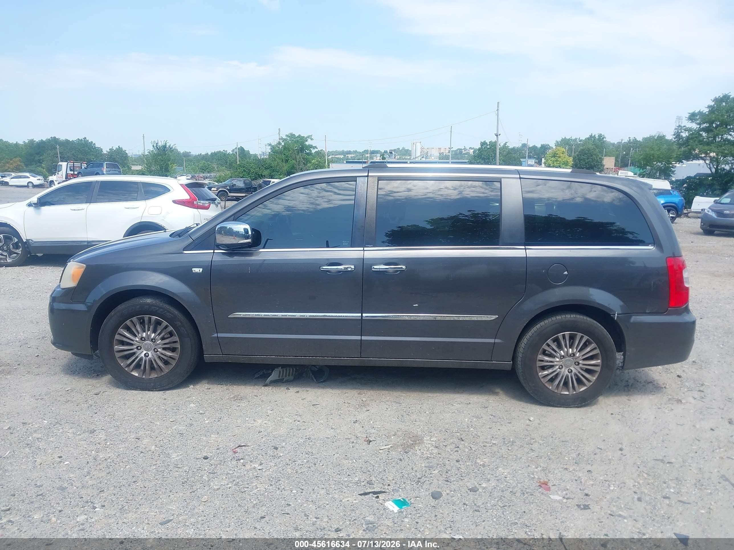 2014 Chrysler Town & Country Touring-l 30th Anniversary Gray vin: 2C4RC1CG4ER310999